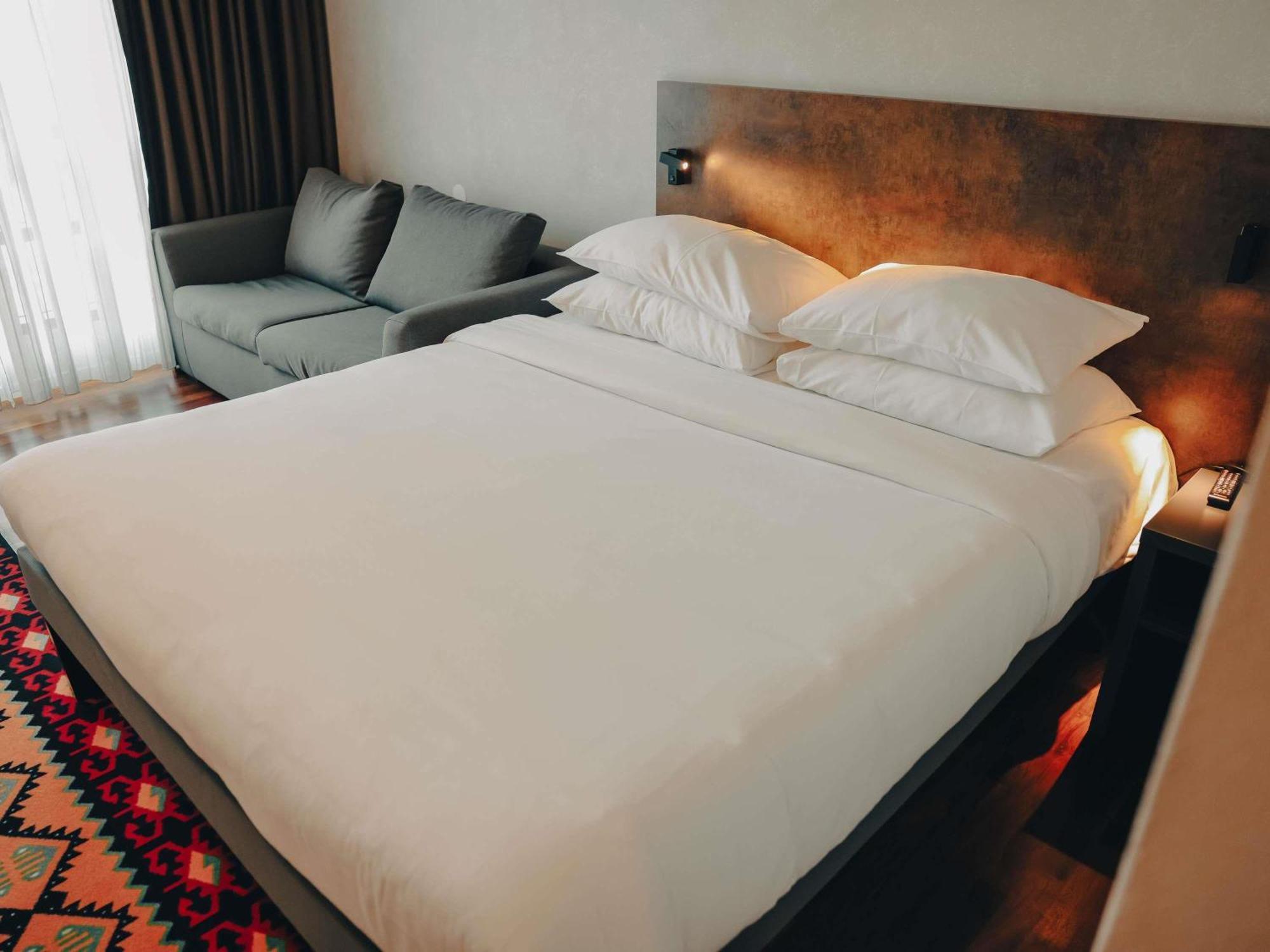 Superior Room Double Bed Sofa