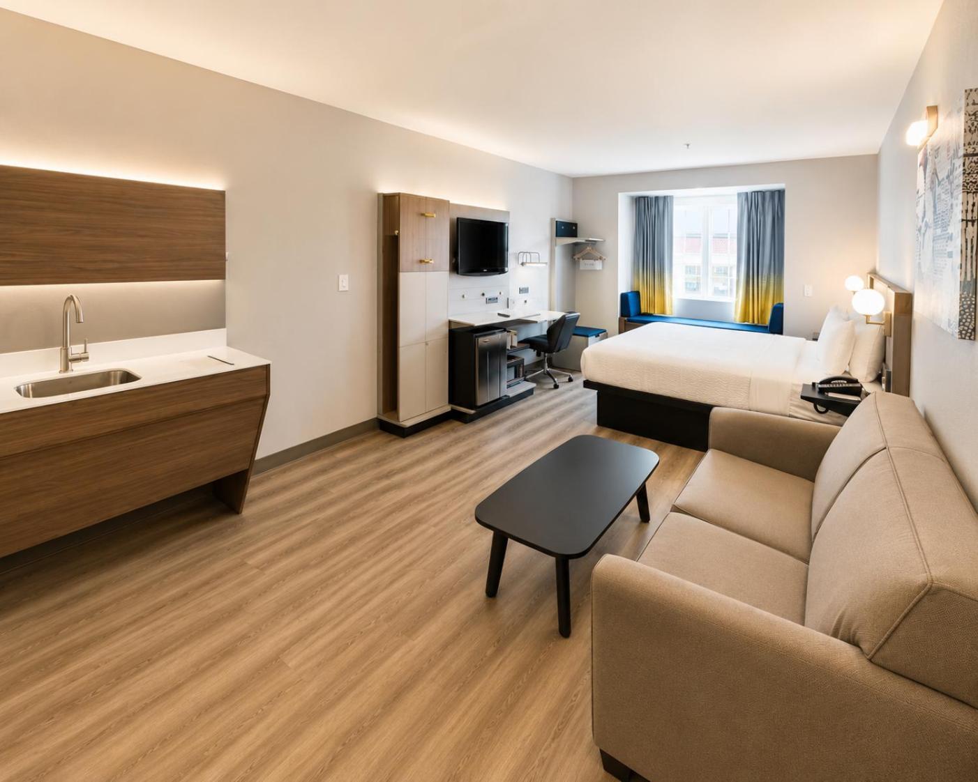 King Suite Non-Smoking