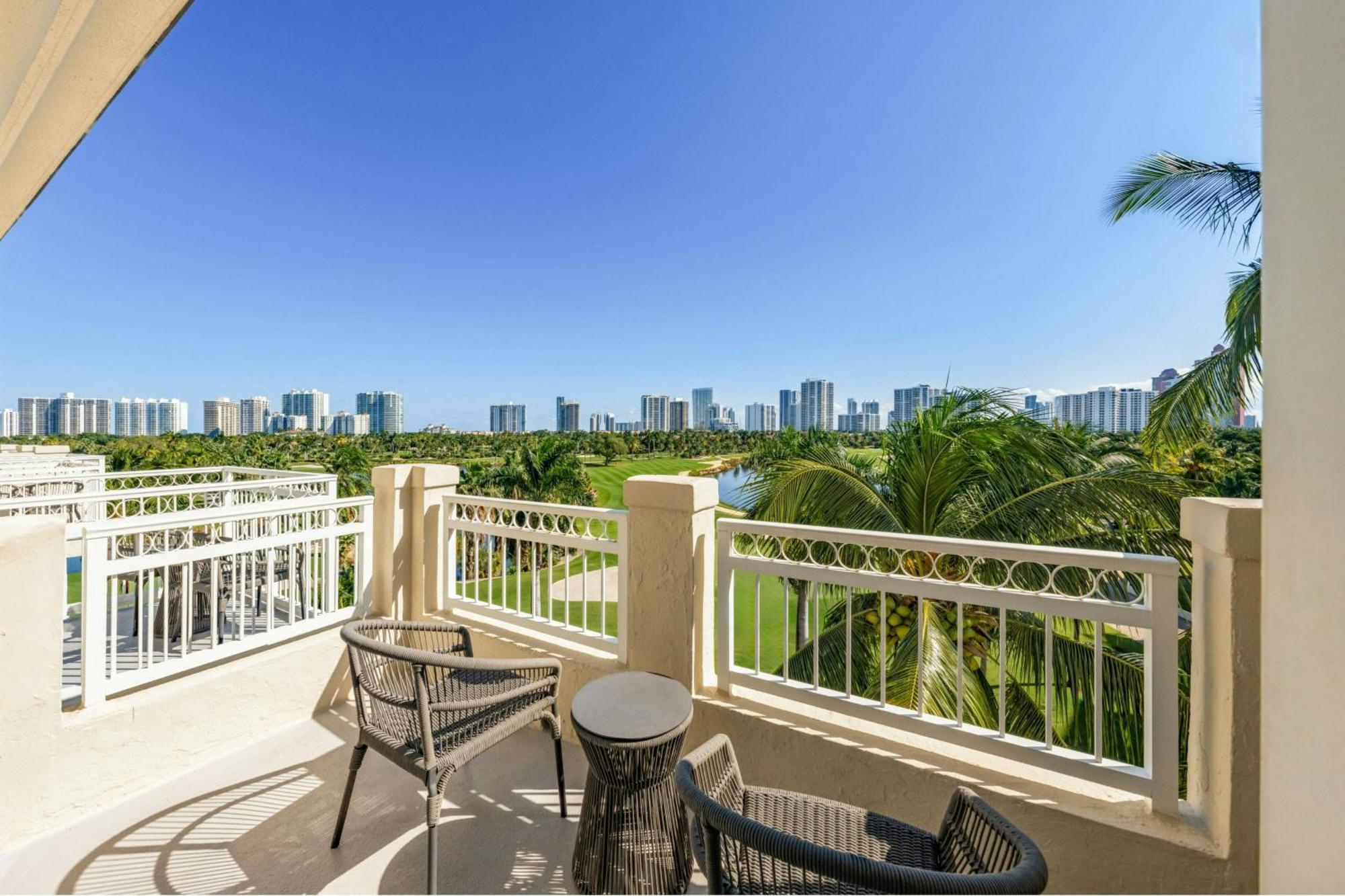 Golf View King Guest room 1 King Golf view Balcony