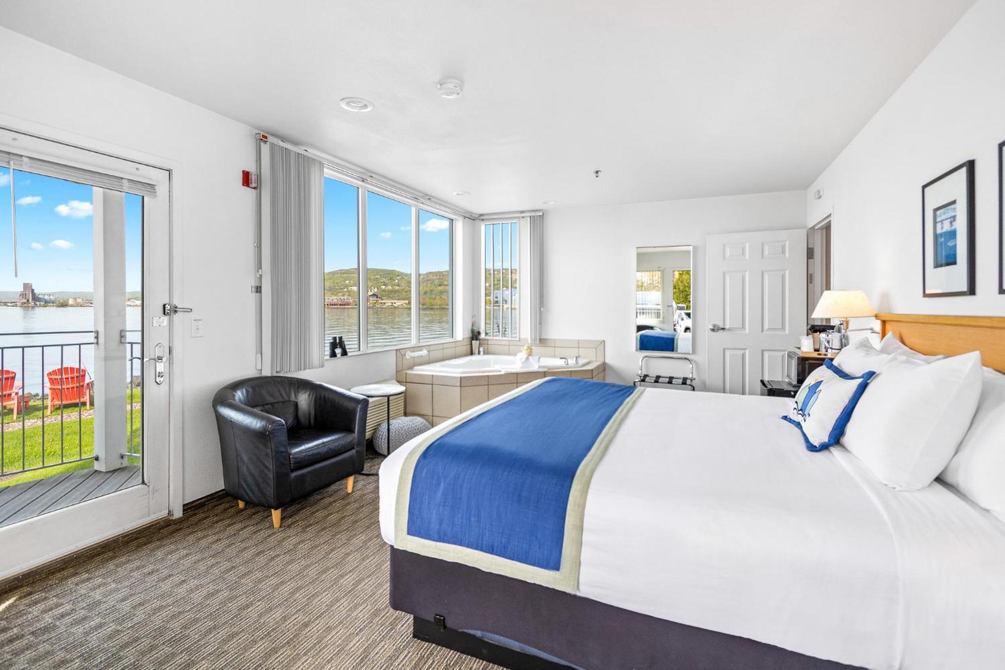 Junior Suite Bay View Disability Access
