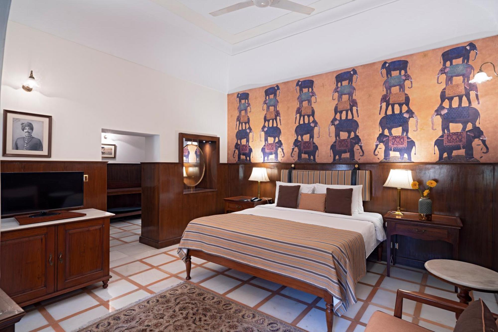 Deluxe Double or Twin Room