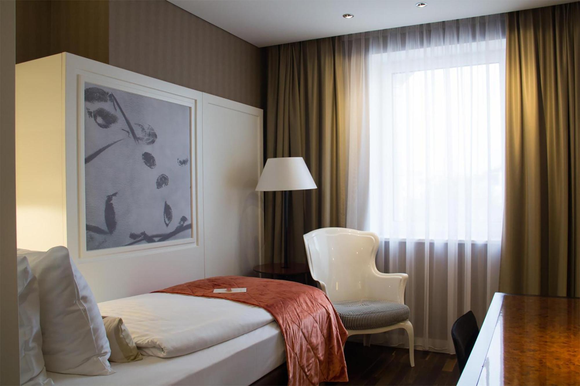 Classic Single Room