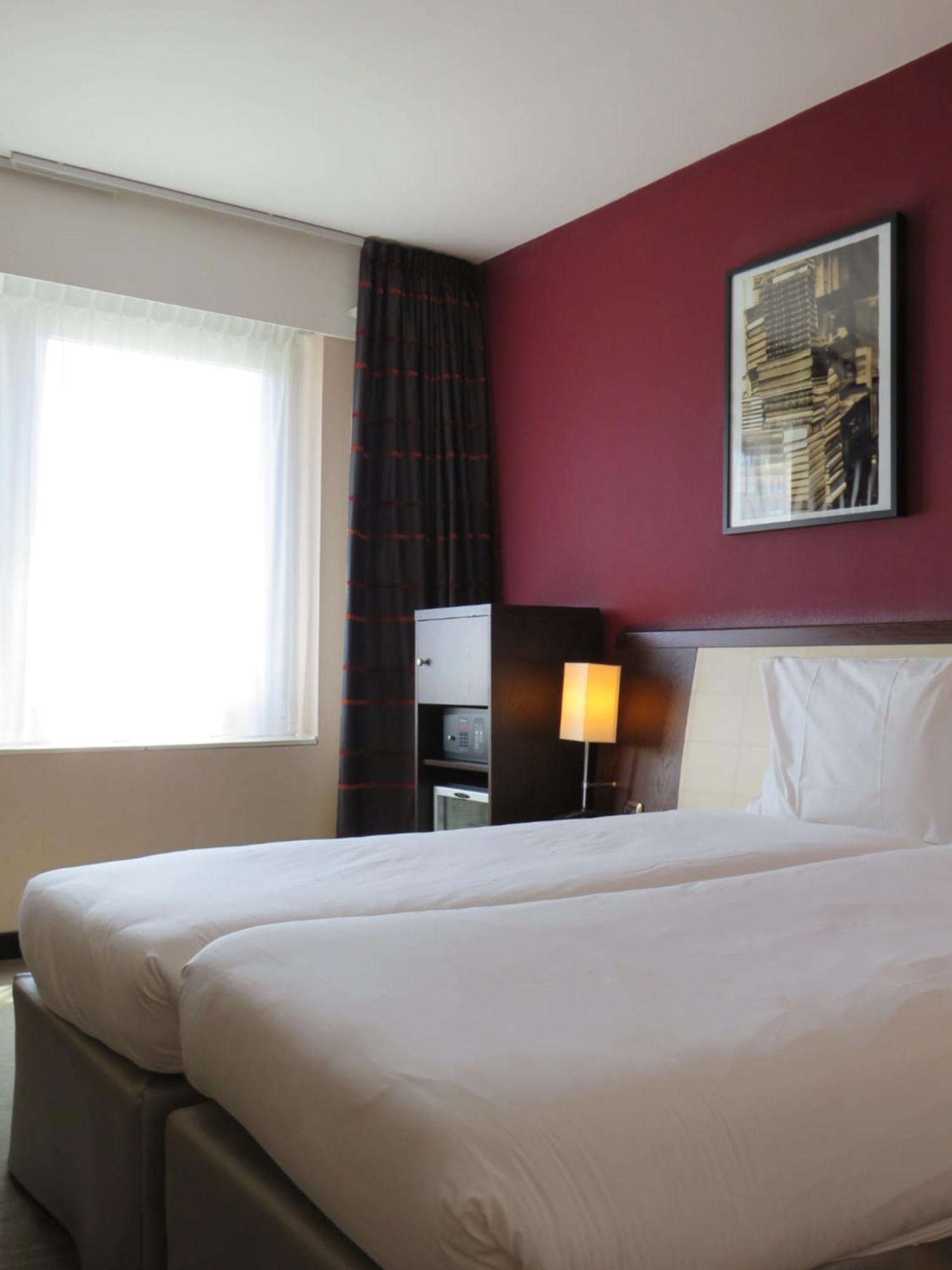 Family Suite - Two Connecting Rooms
