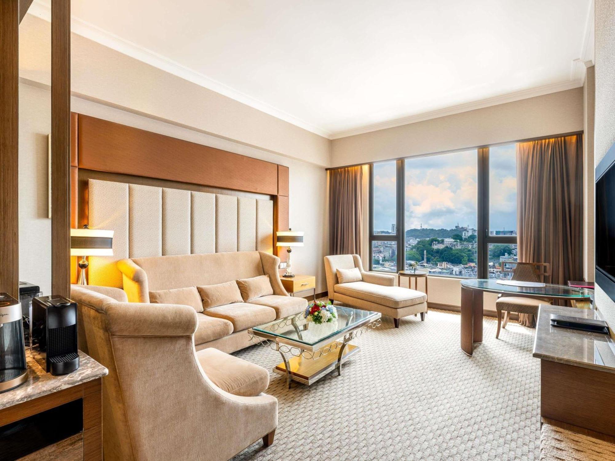 Junior King Suite Privilege Benefit