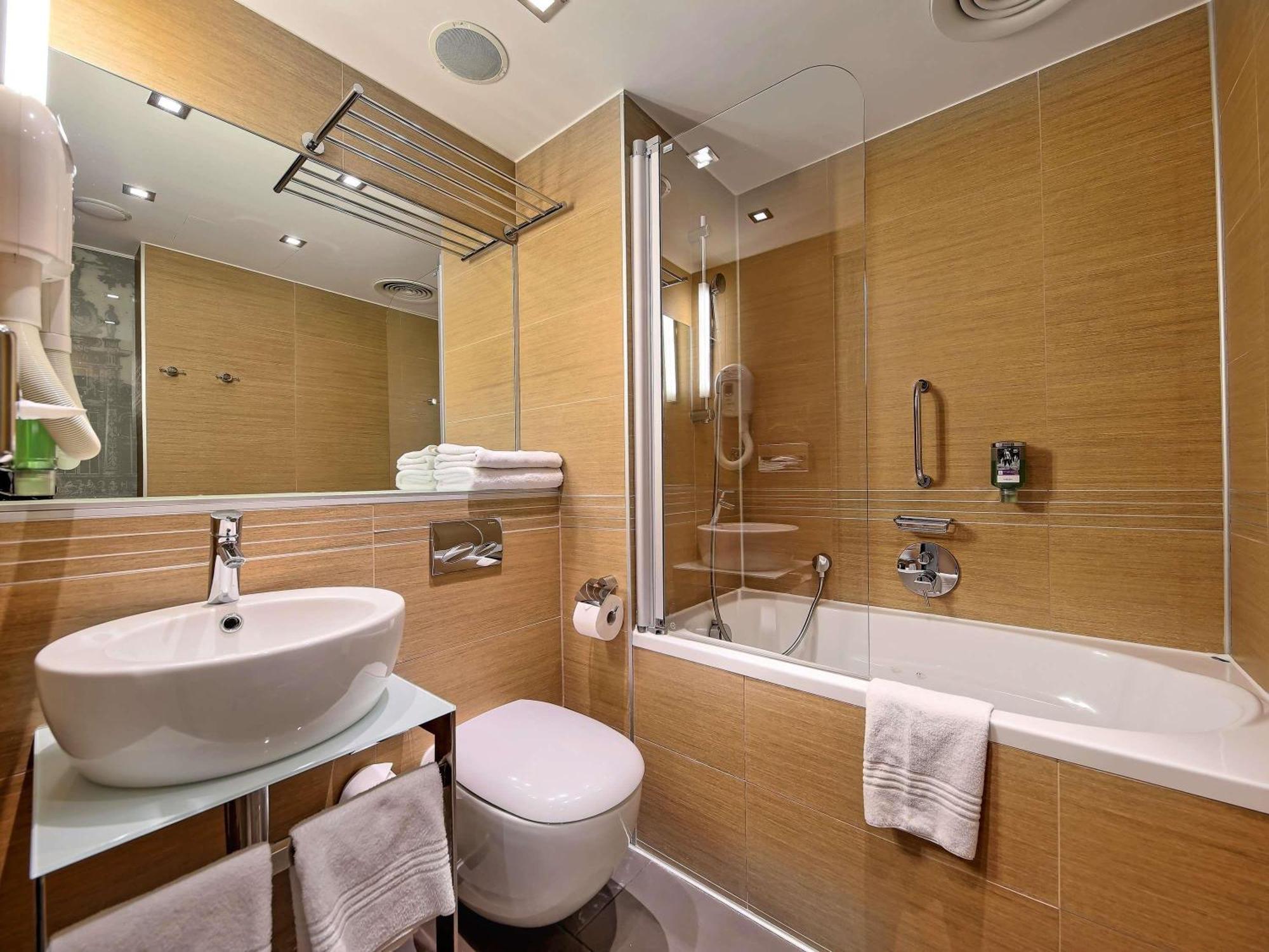Family Connecting Rooms