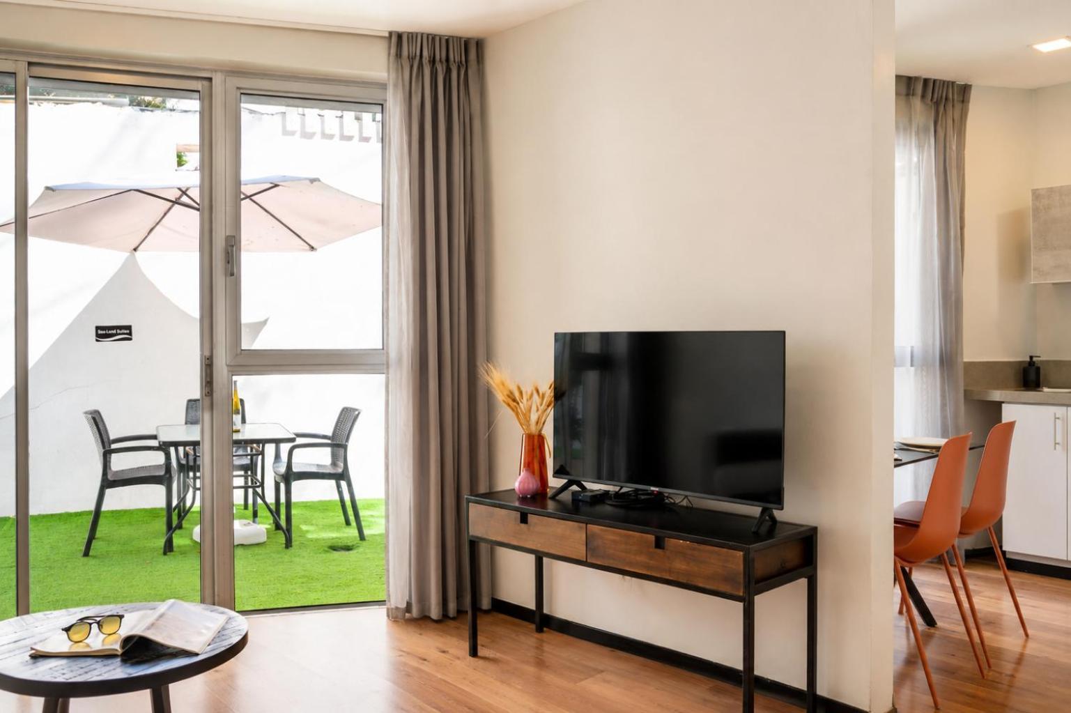 One-Bedroom Apartment Terrace