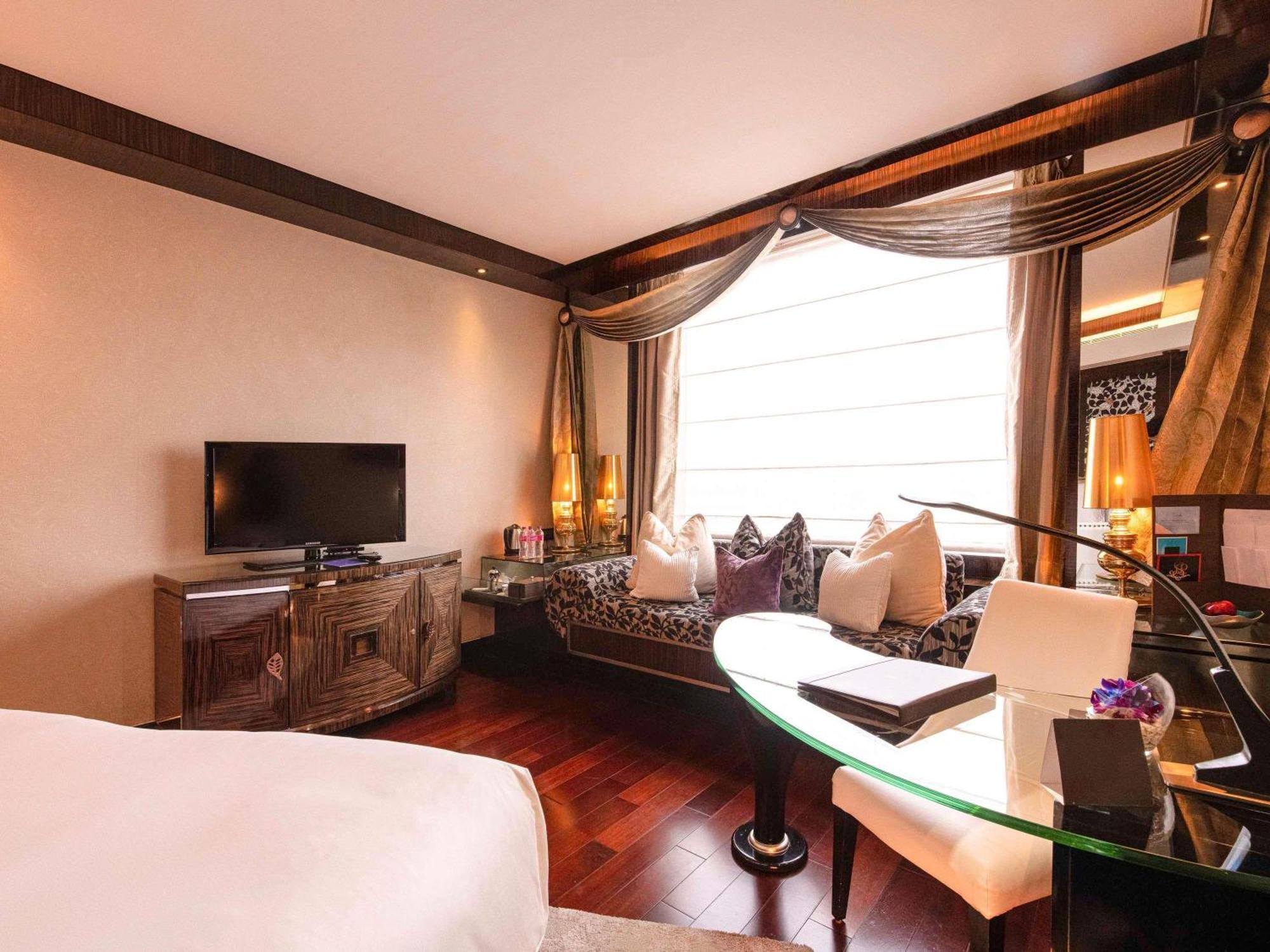 Luxury King Room
