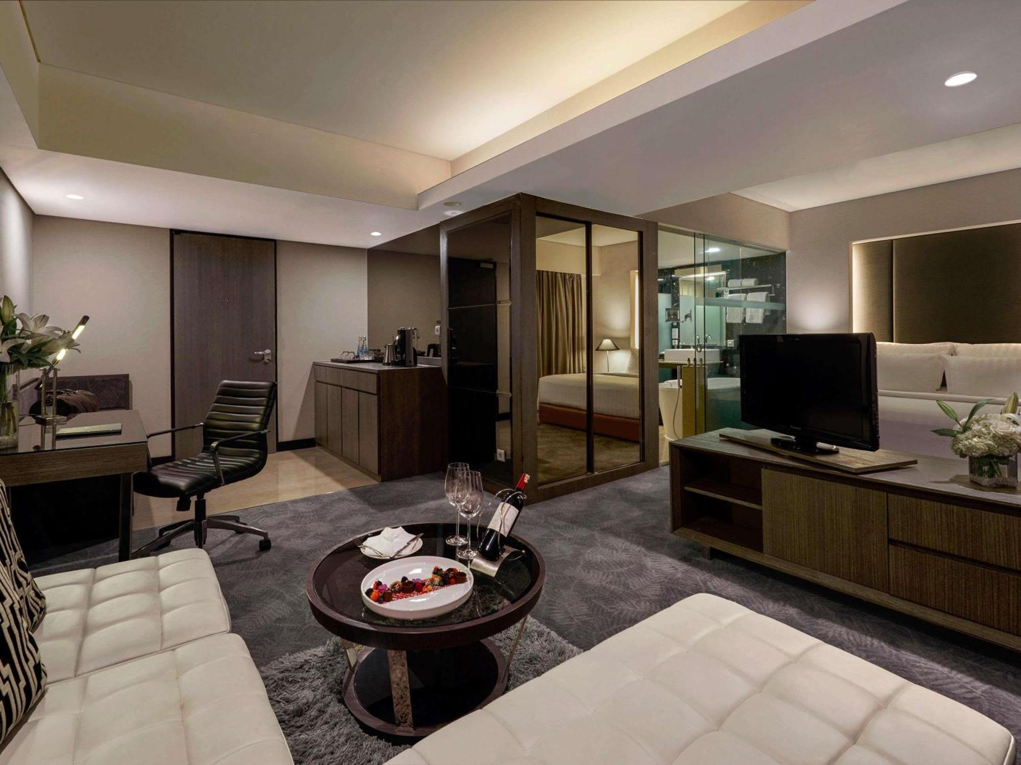 Deluxe King Room
