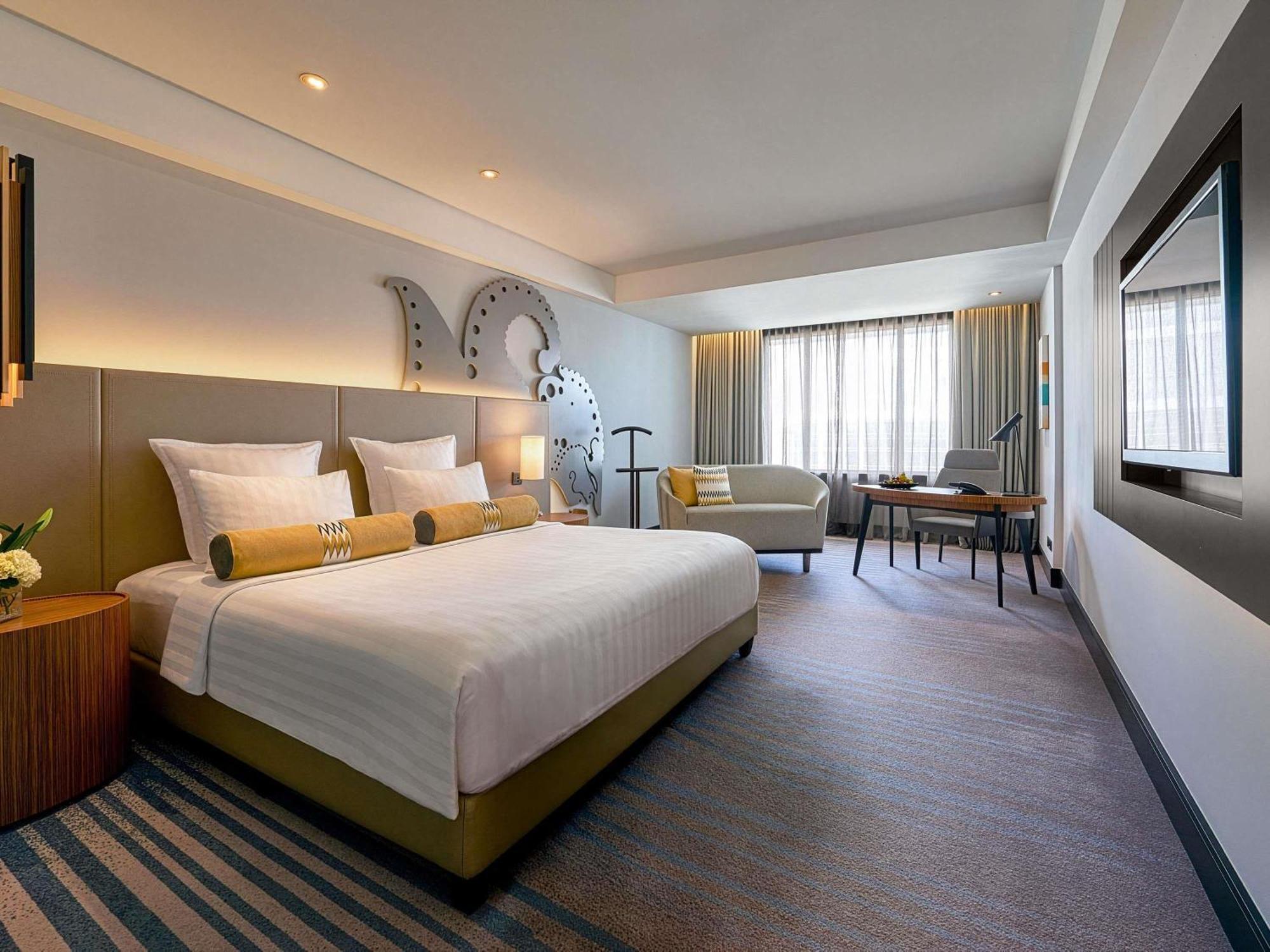 Grand Deluxe King Room