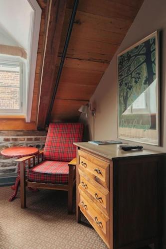 Superior Attic Room