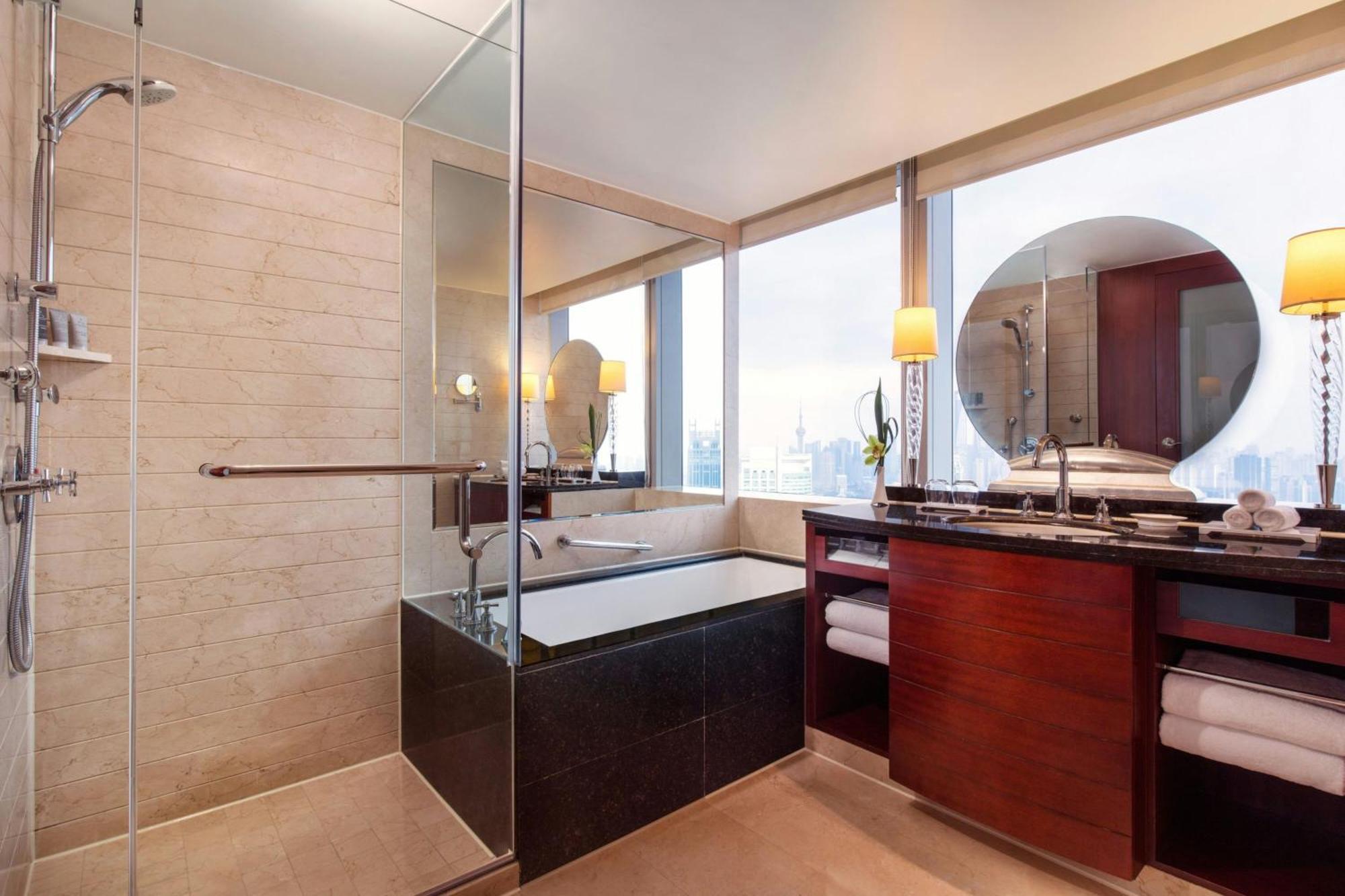 Corner King Room Skyline View