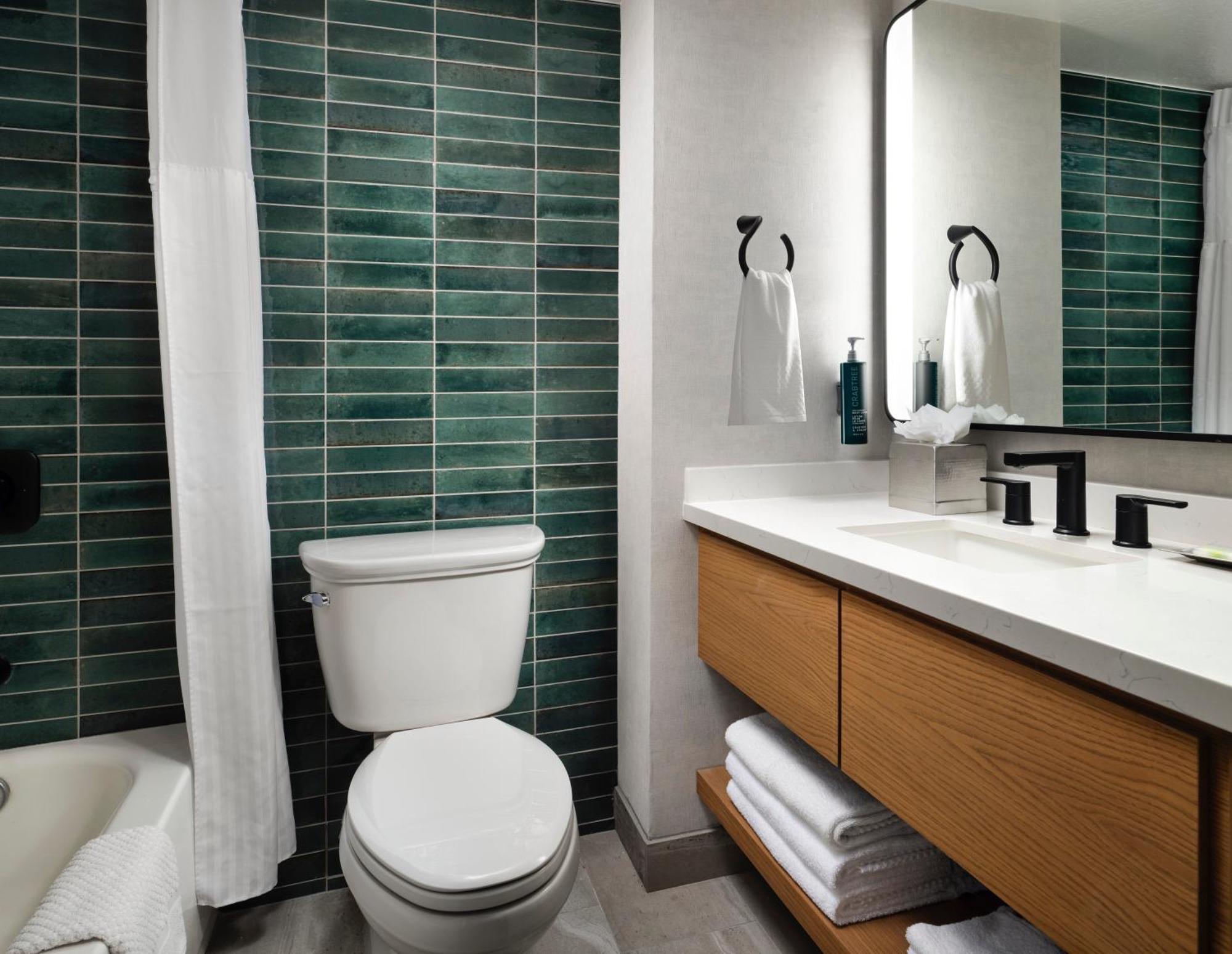 One-Bedroom King Suite