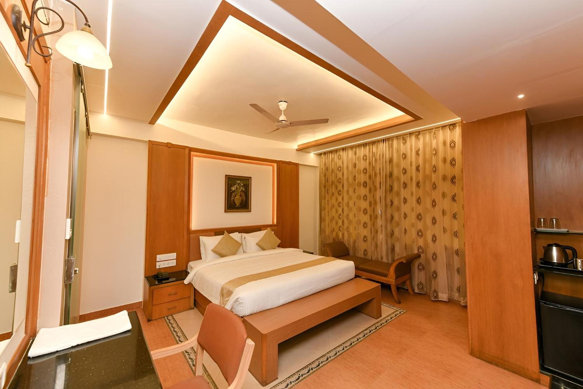 Suite on F&B on Spa Complimentary Early Check or Late Check Out by 2 Hrs