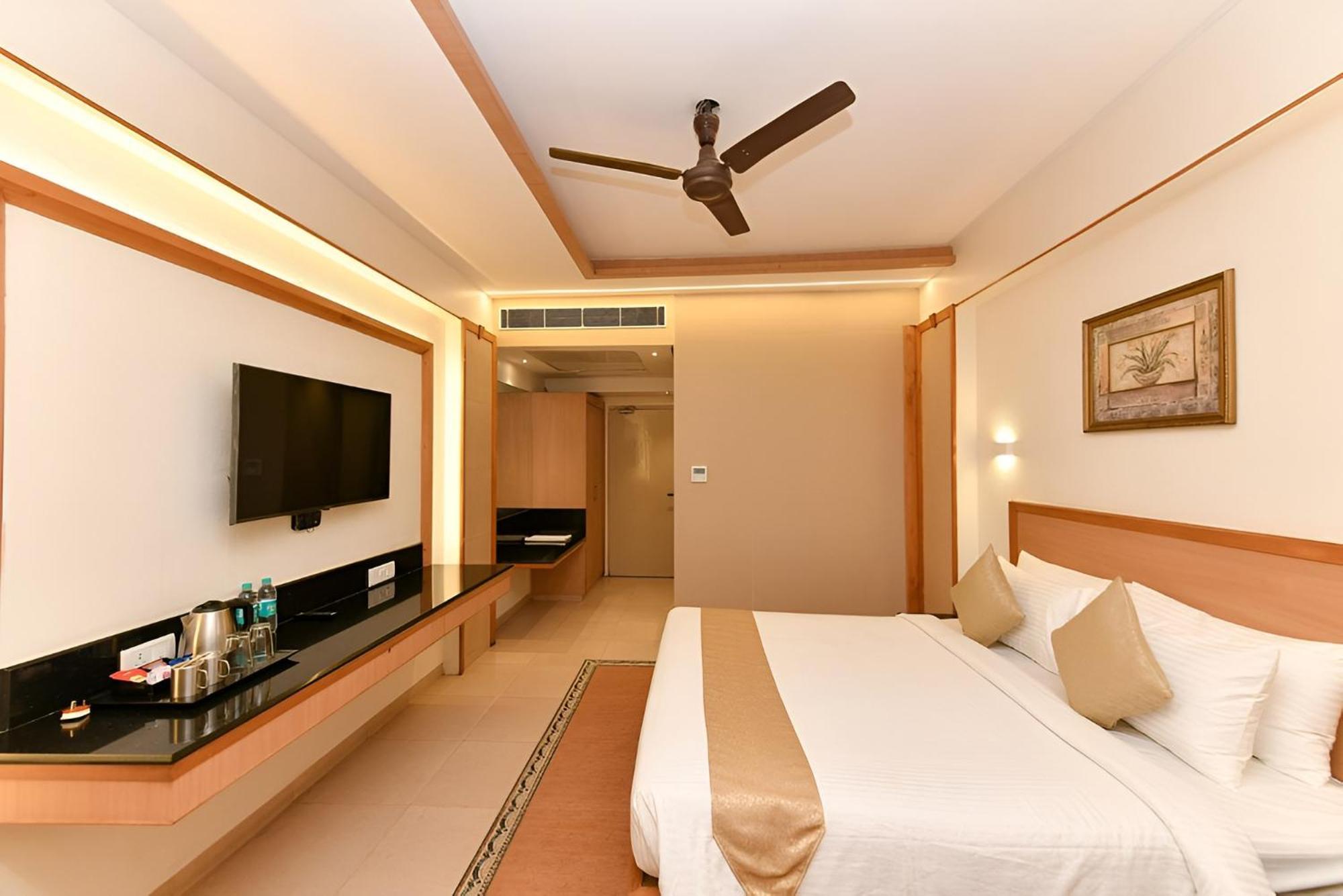 Luxury Room Air Conditioning on F&B on Spa Complimentary Early Check or Late Check Out by 2 Hrs