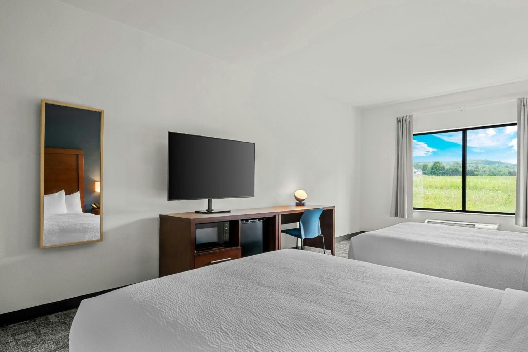 Queen Room Two Queen Beds
