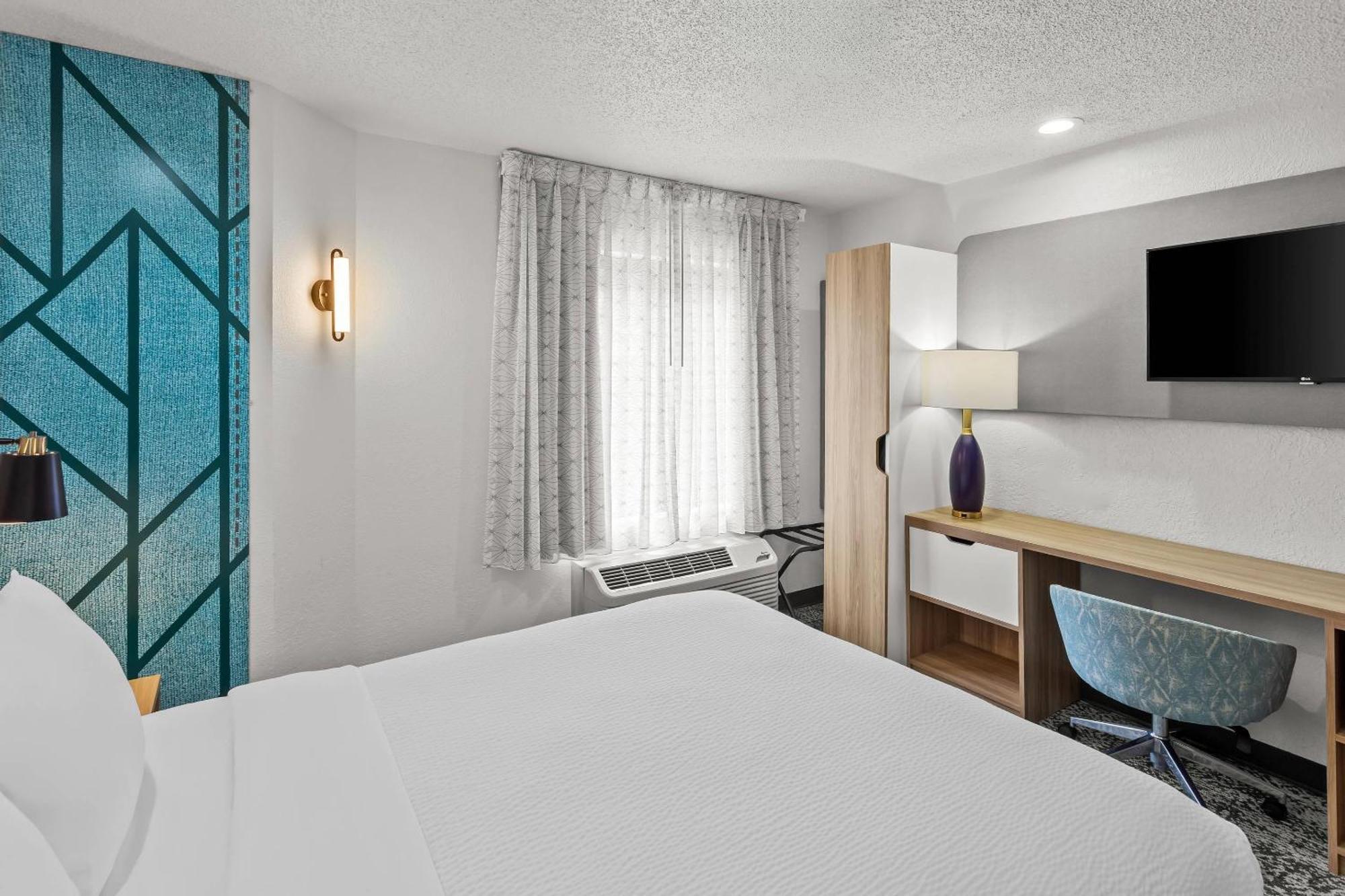 Queen Room Non-Smoking Disability Access