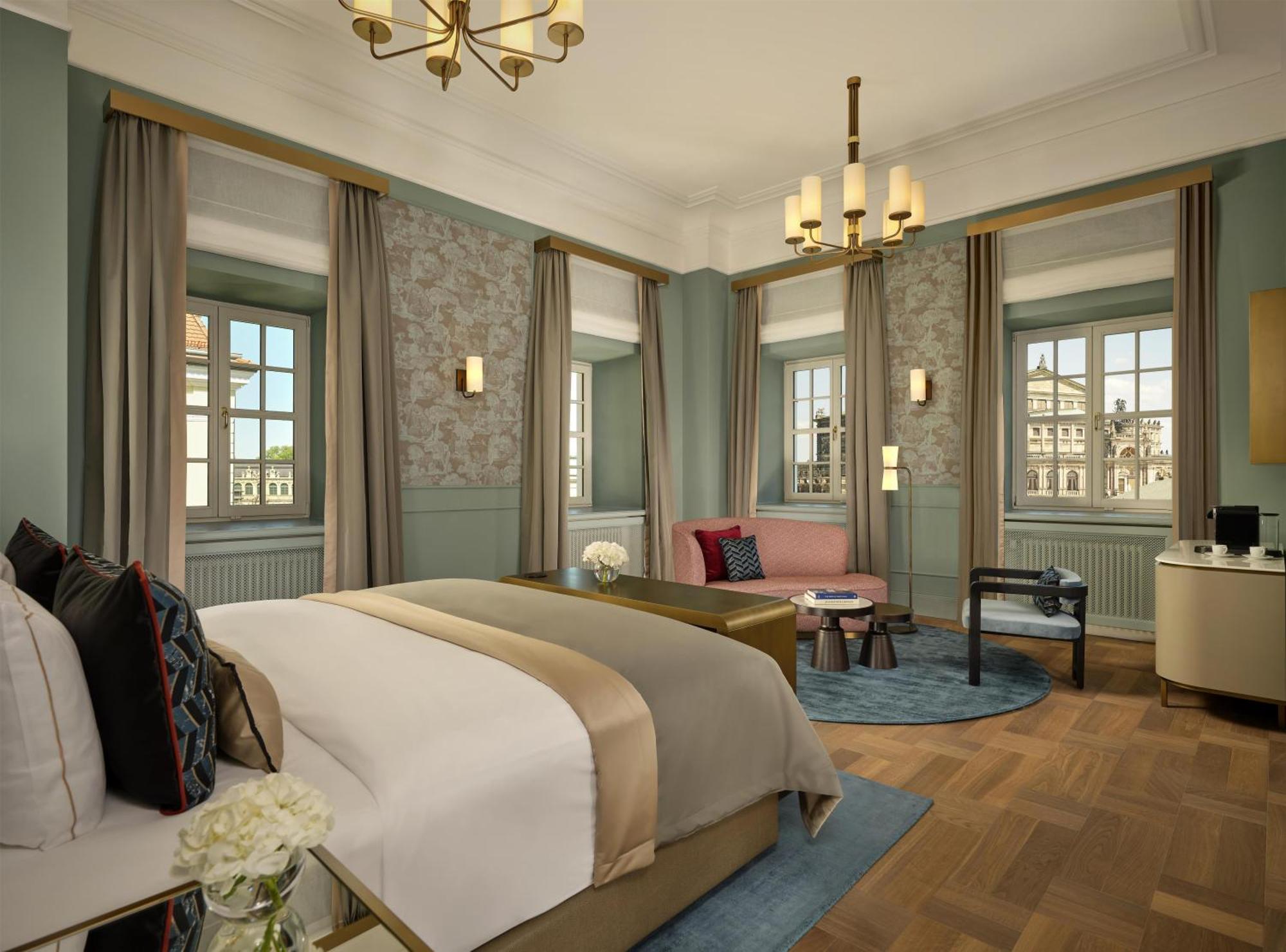 Grand Palais View Room