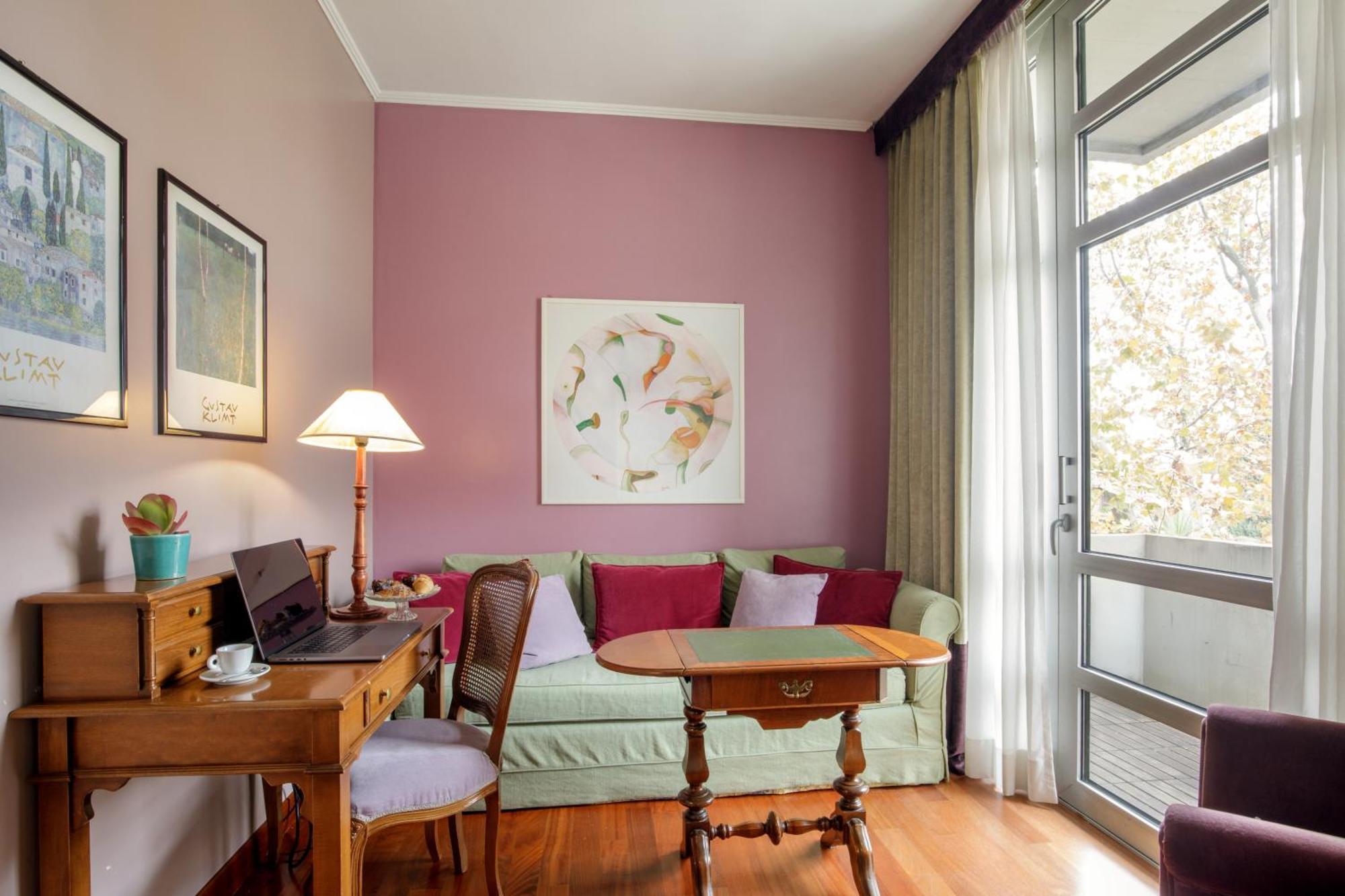 Executive Room