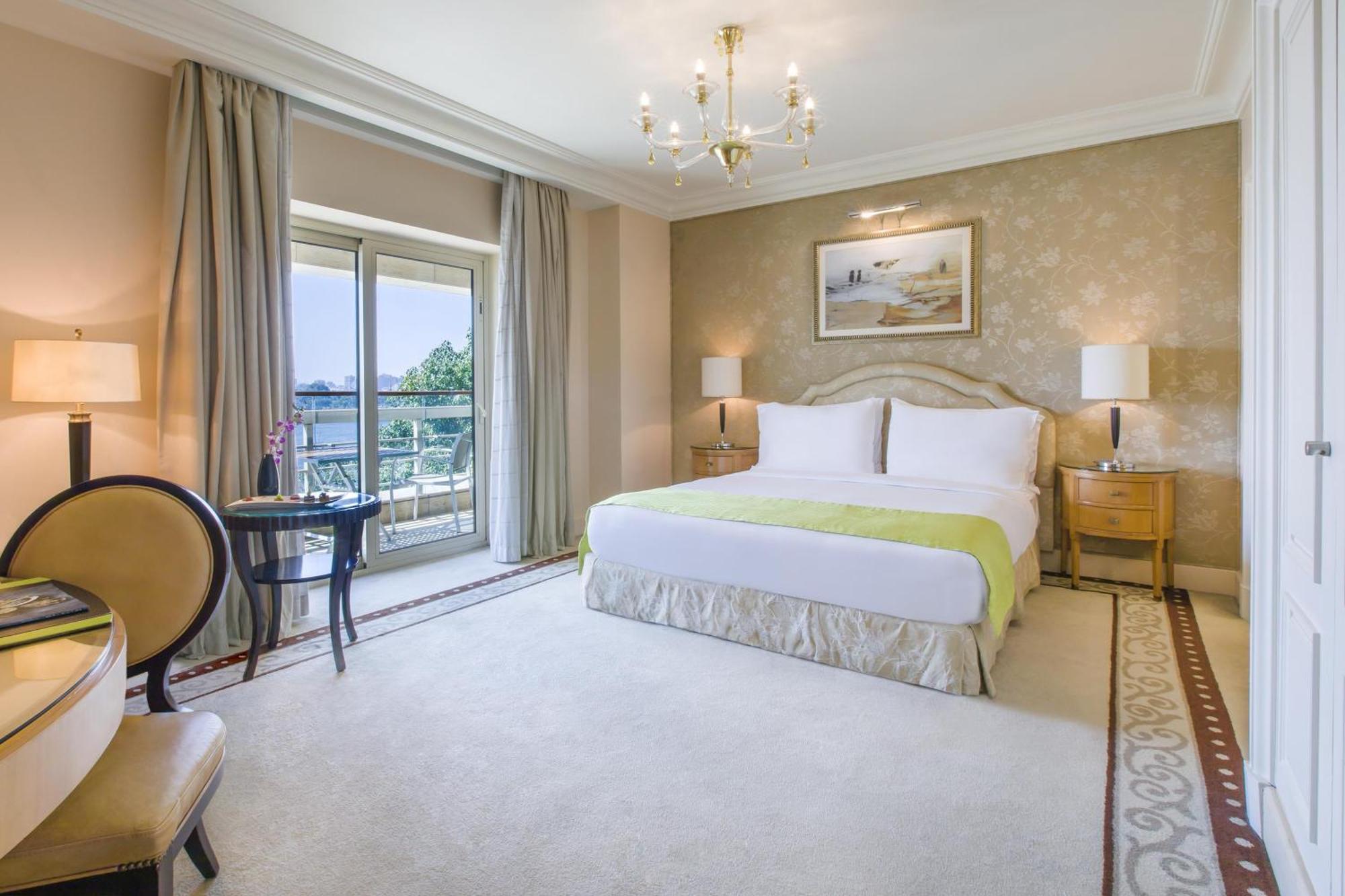 Nile Deluxe Room Queen Bed
