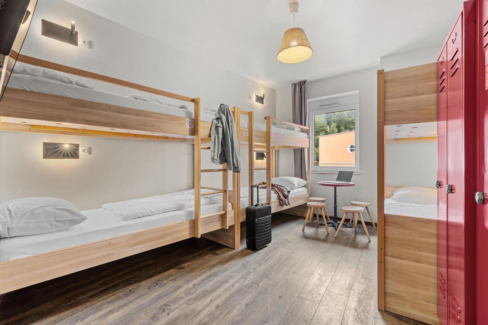 Bed 6-Bed Female Dormitory Room