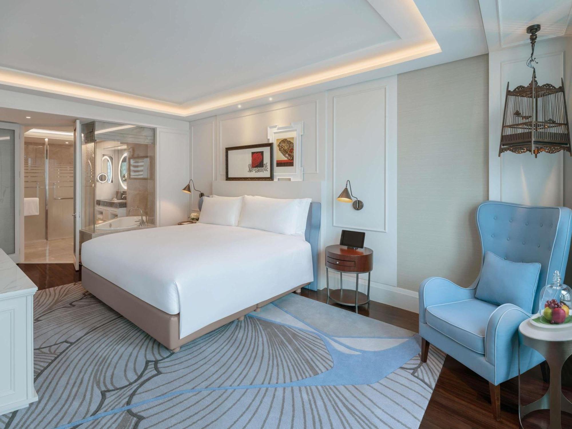 Luxury King Room