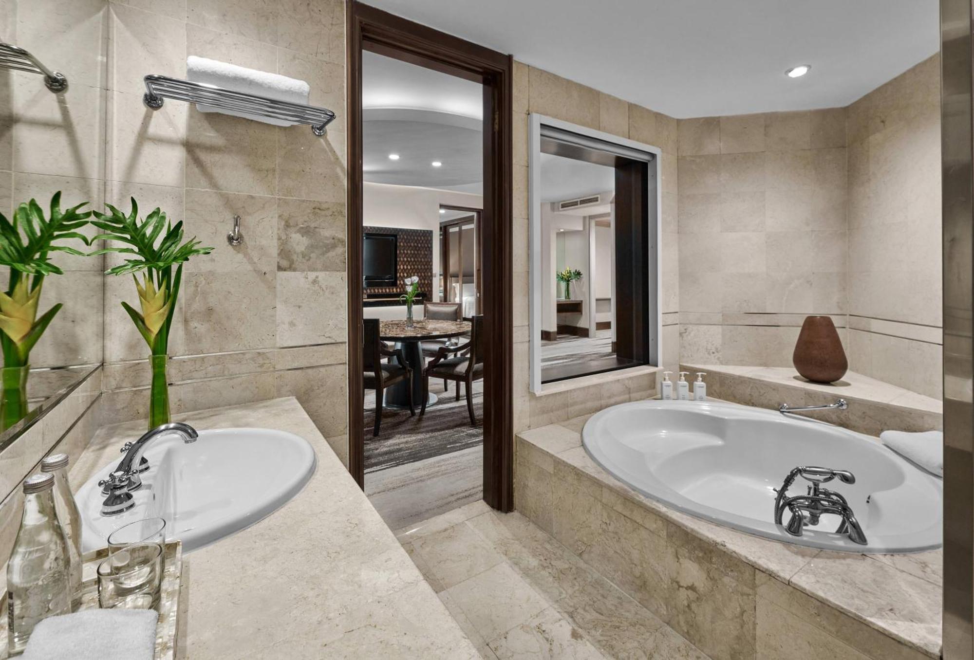 Deluxe suite Executive Lounge