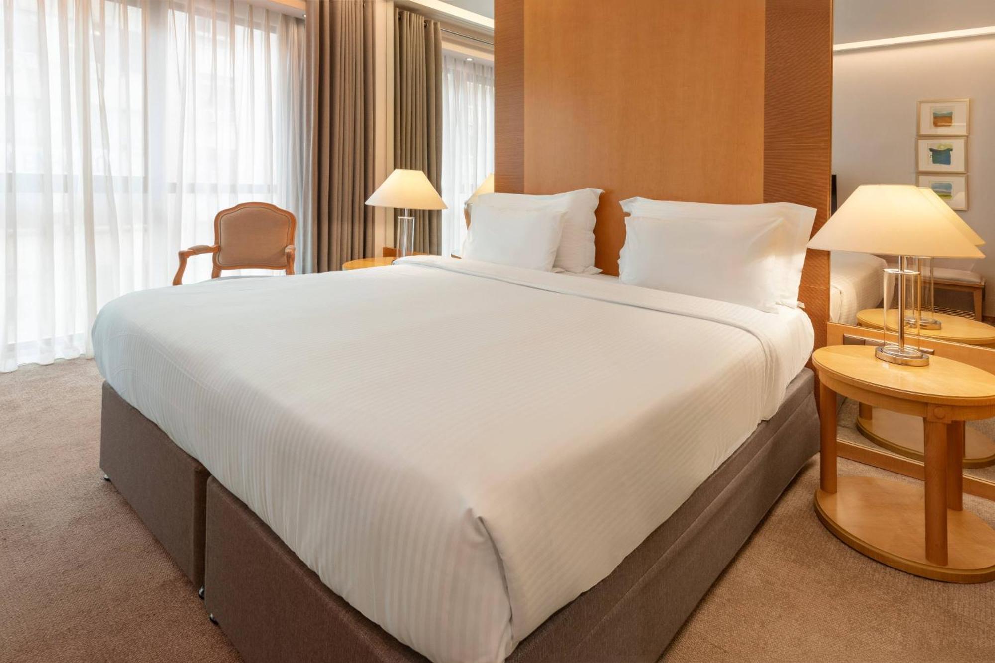 Supreme Room