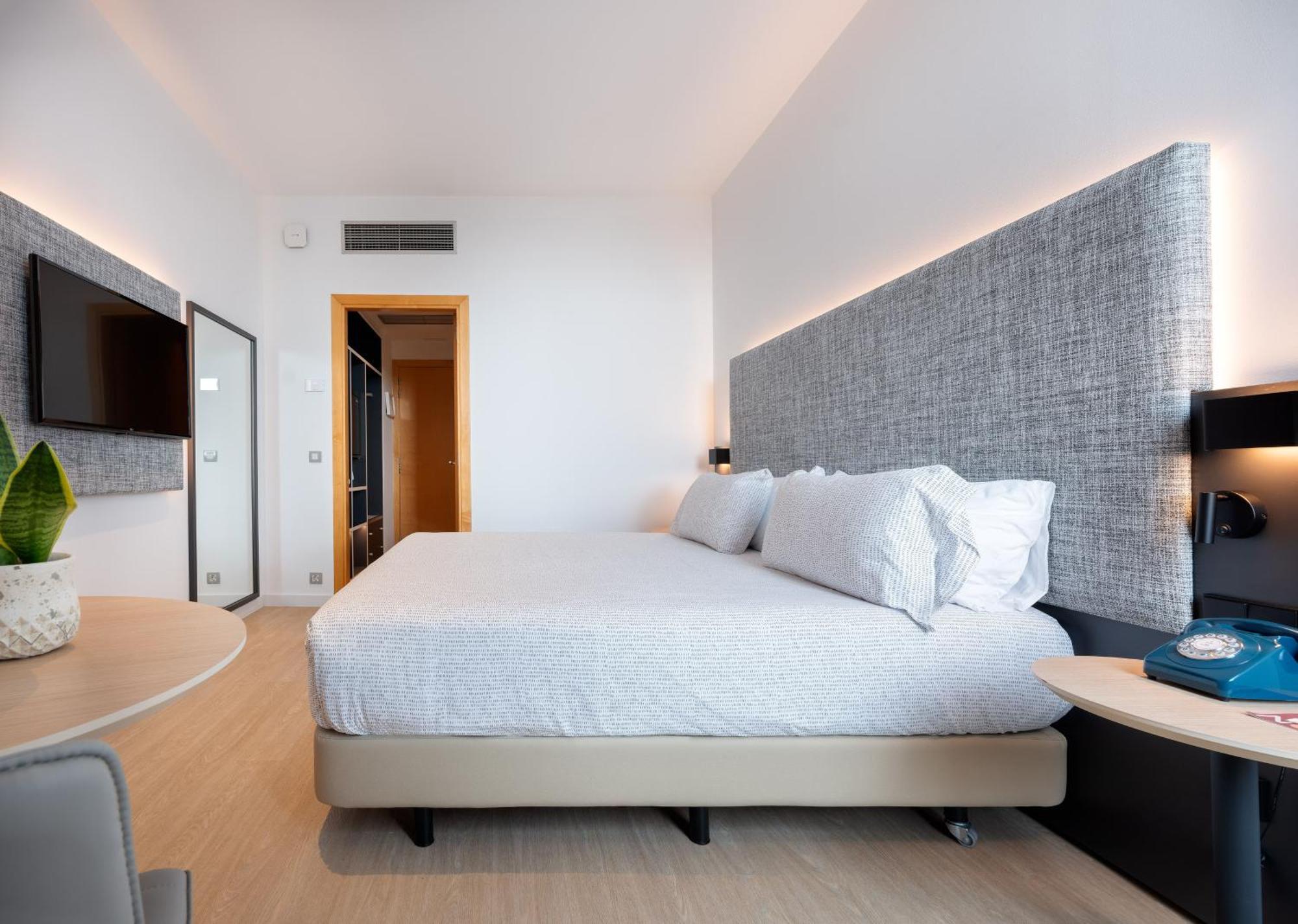 The INNSIDE Room