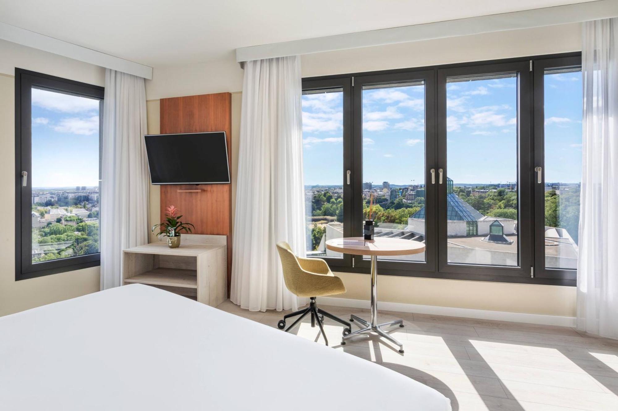 The Level Grand Suite Executive Lounge Access