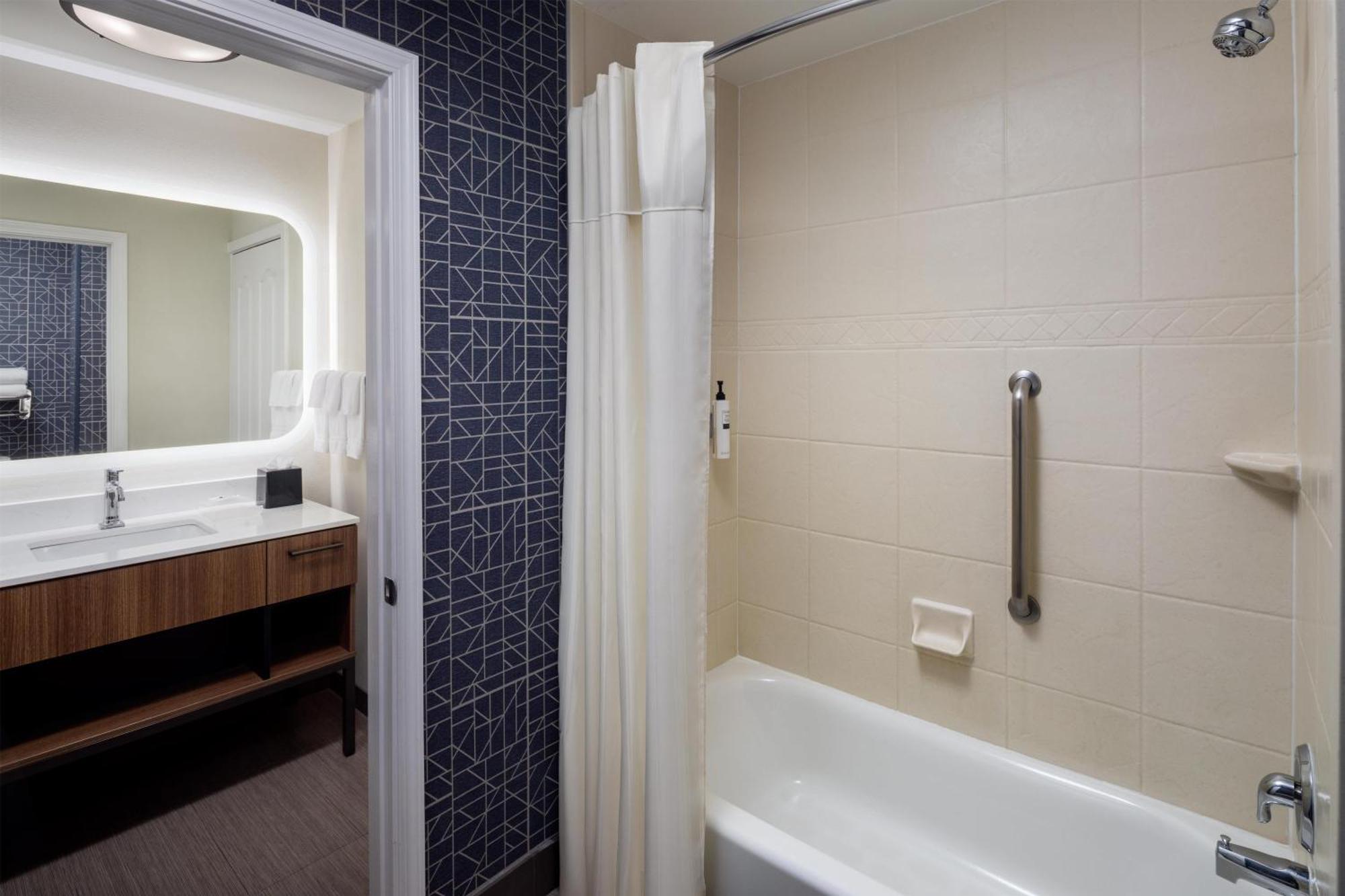 King Studio Suite Non-Smoking