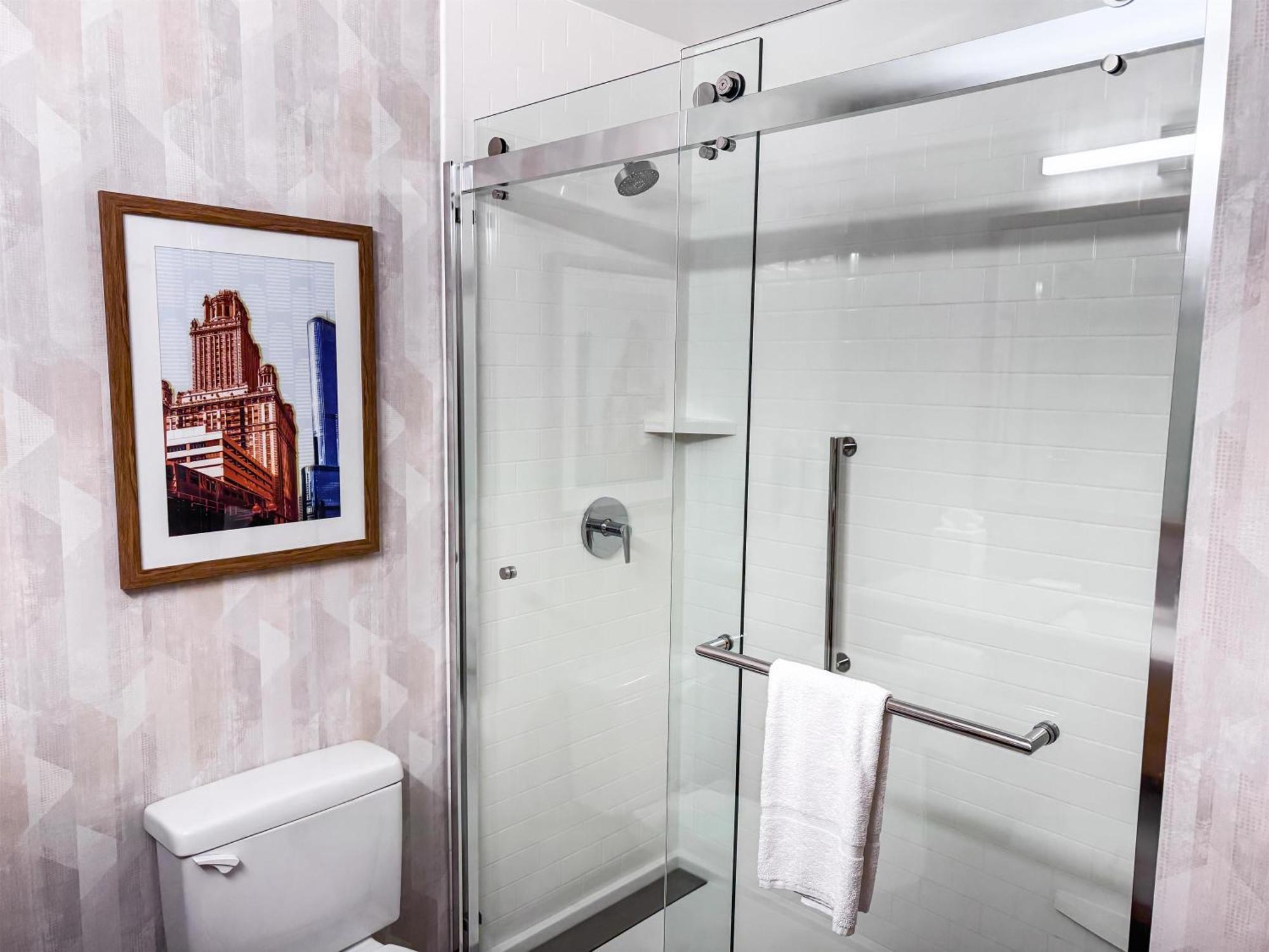 King Room Shower Non-Smoking