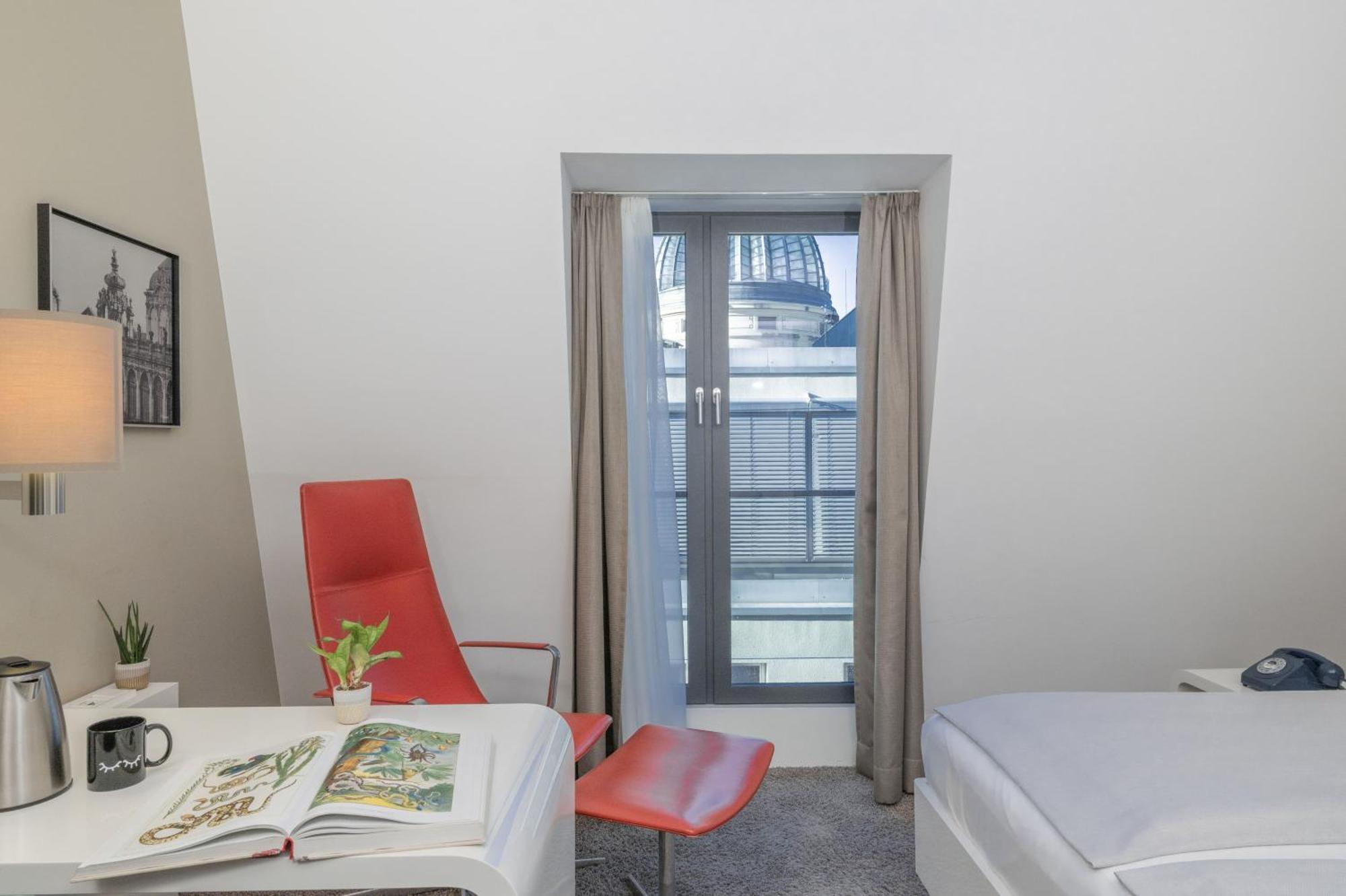 The INNSIDE Room