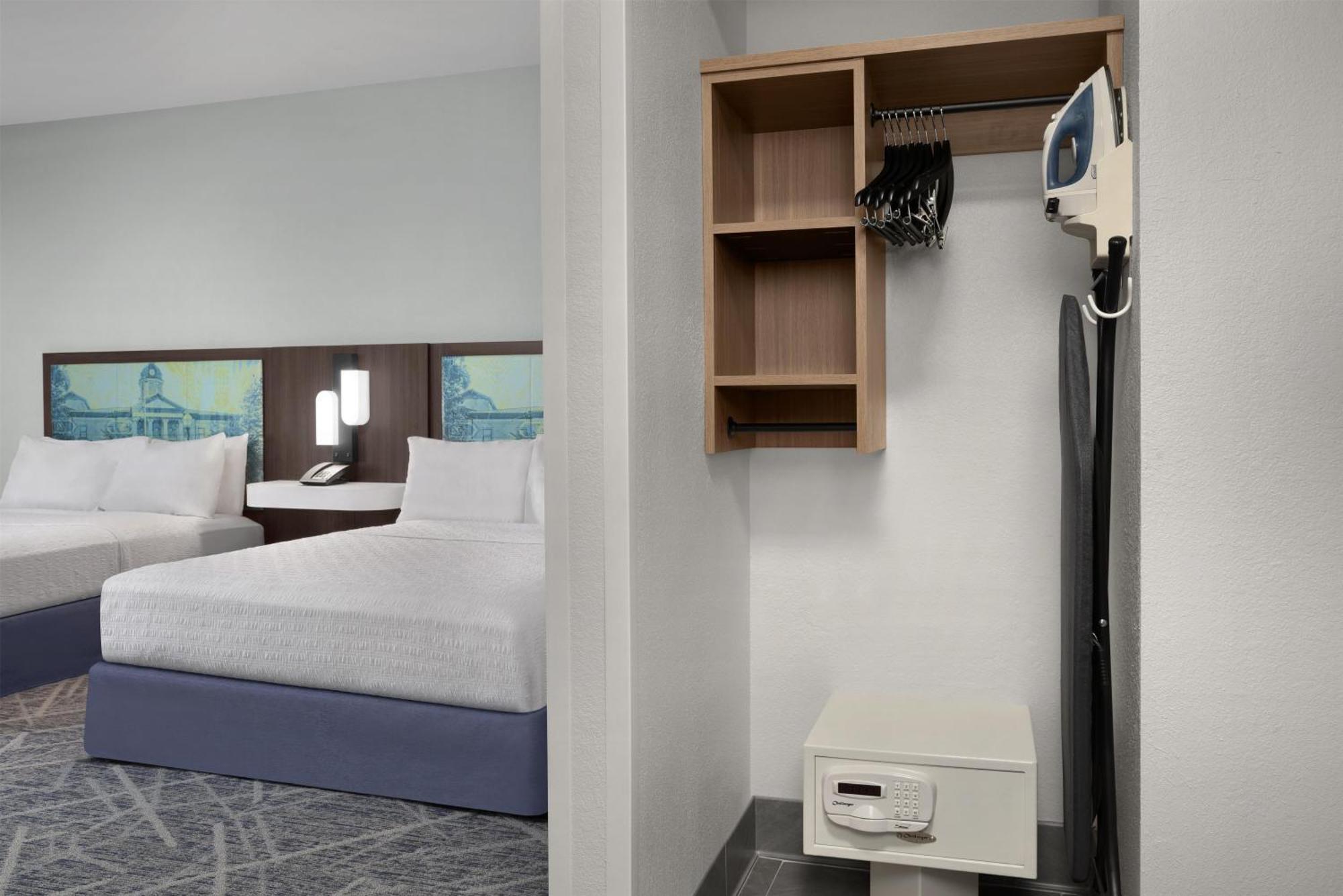 Room Two Queen Beds Non-Smoking