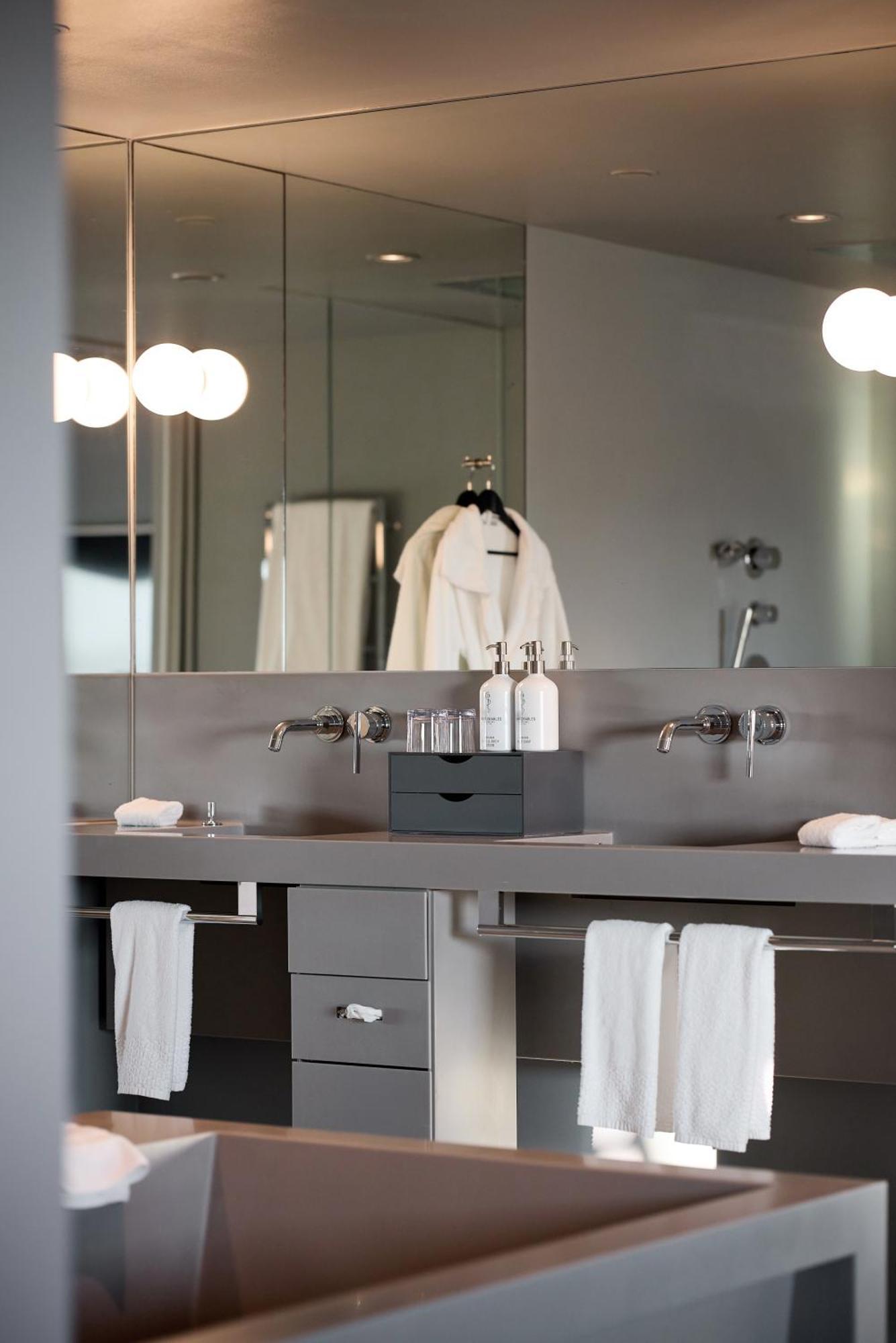 Executive King Room High Floor