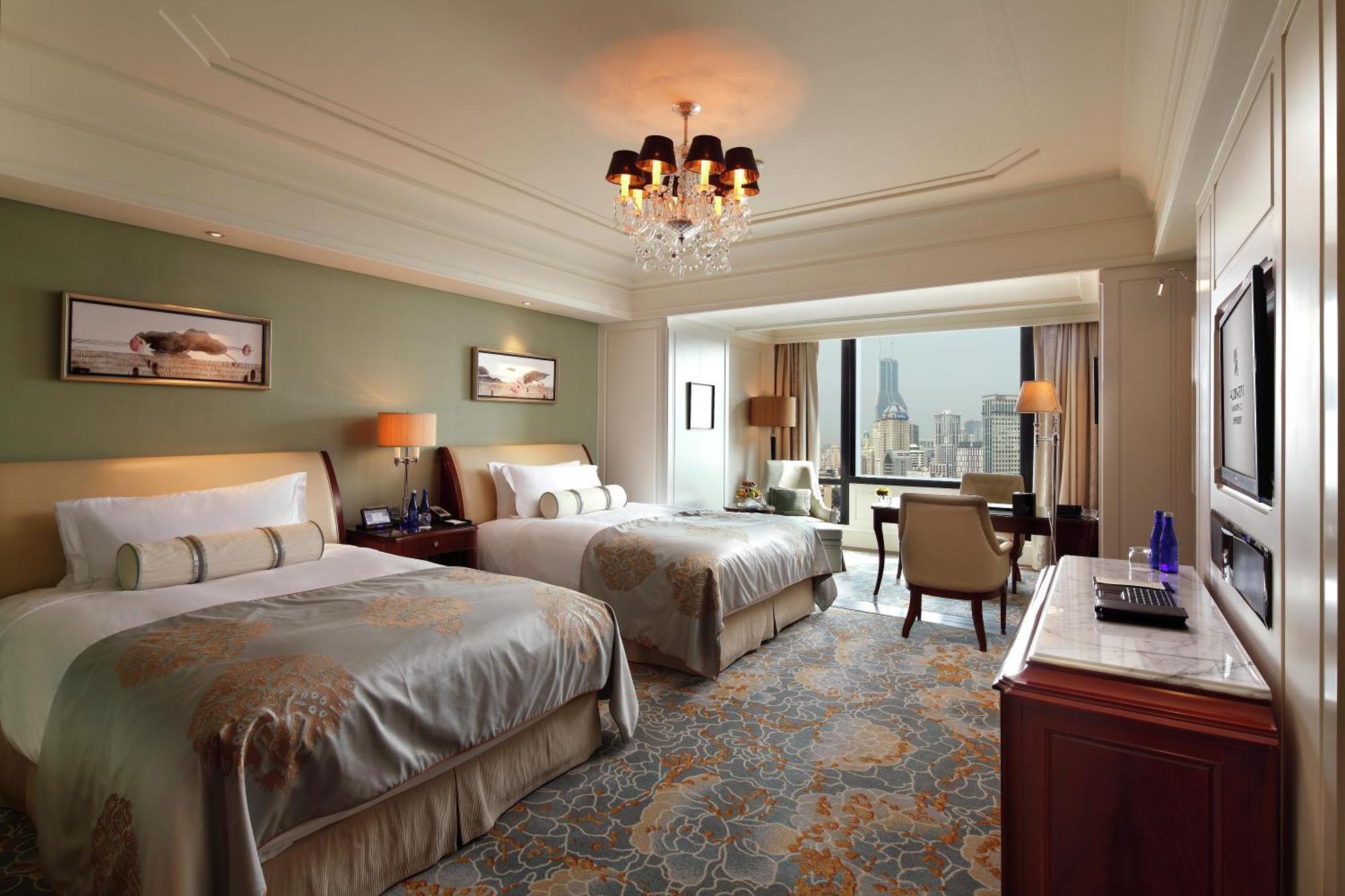 Deluxe Queen Room Two Queen Beds City View
