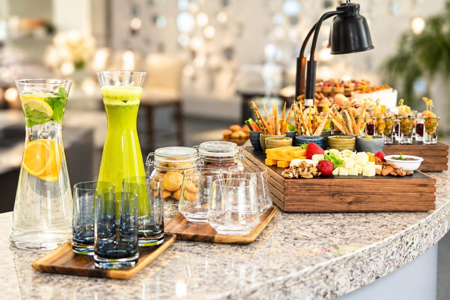Junior Suite access to Executive Lounge 51