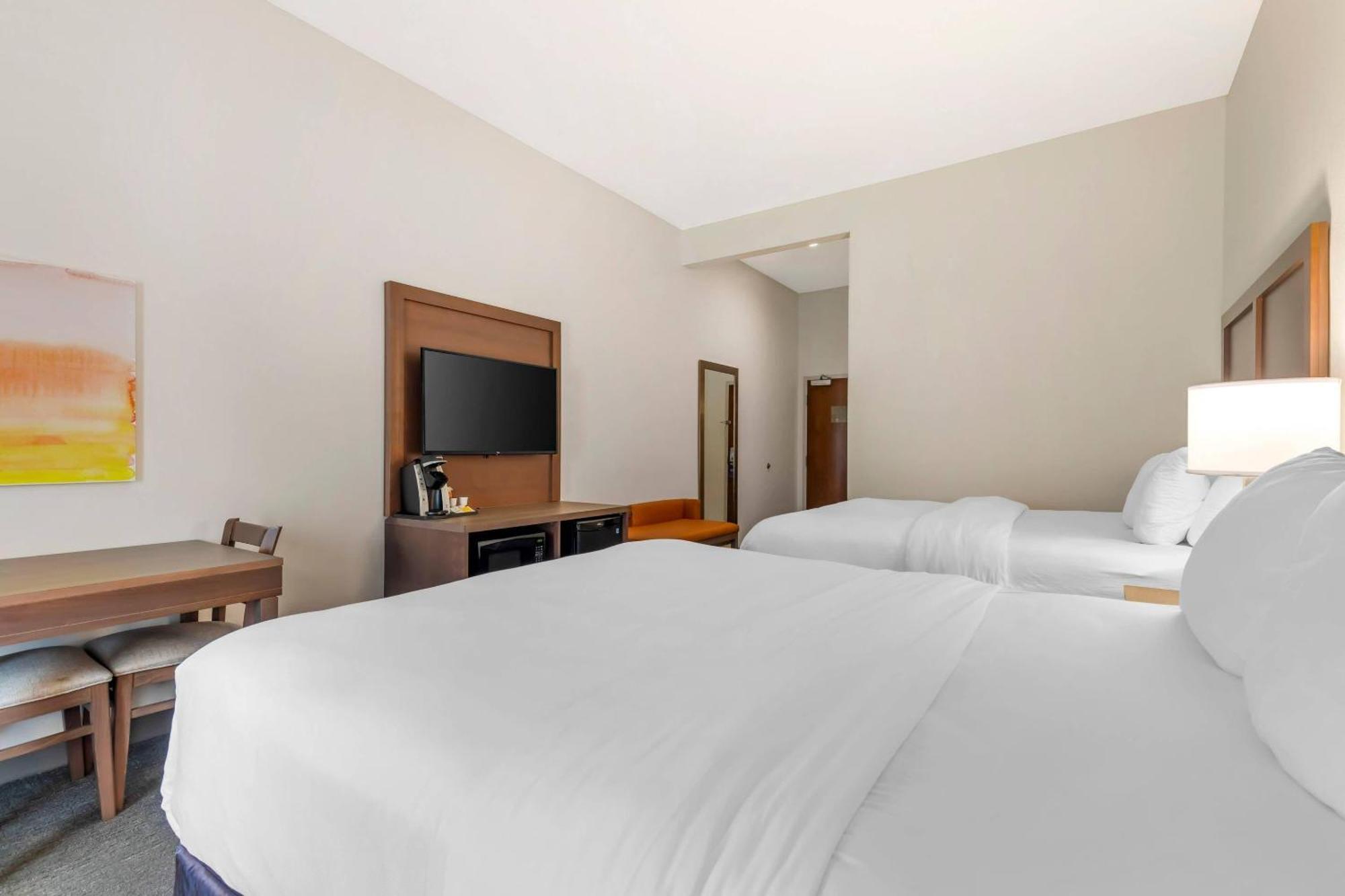 Standard Queen Room Two Queen Beds Non Smoking