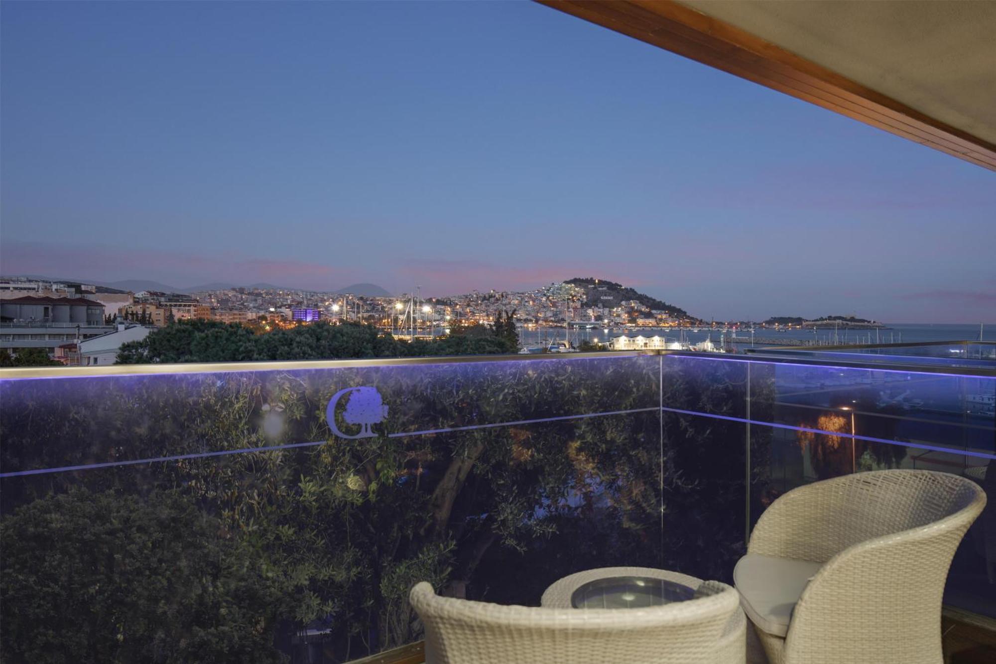 King Guest Room with View
