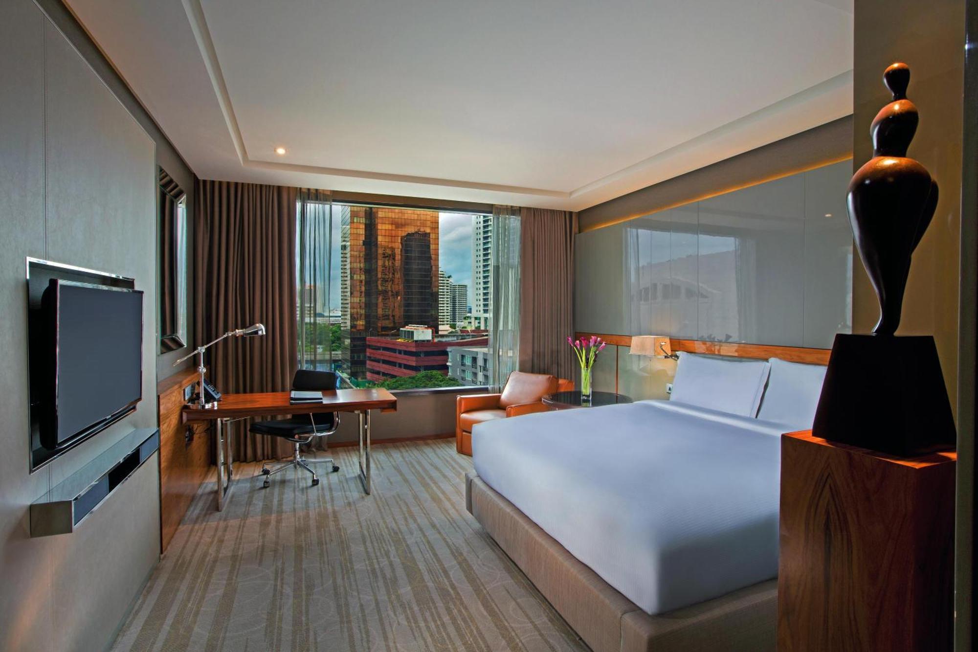 Deluxe King Room Mobility Accessible