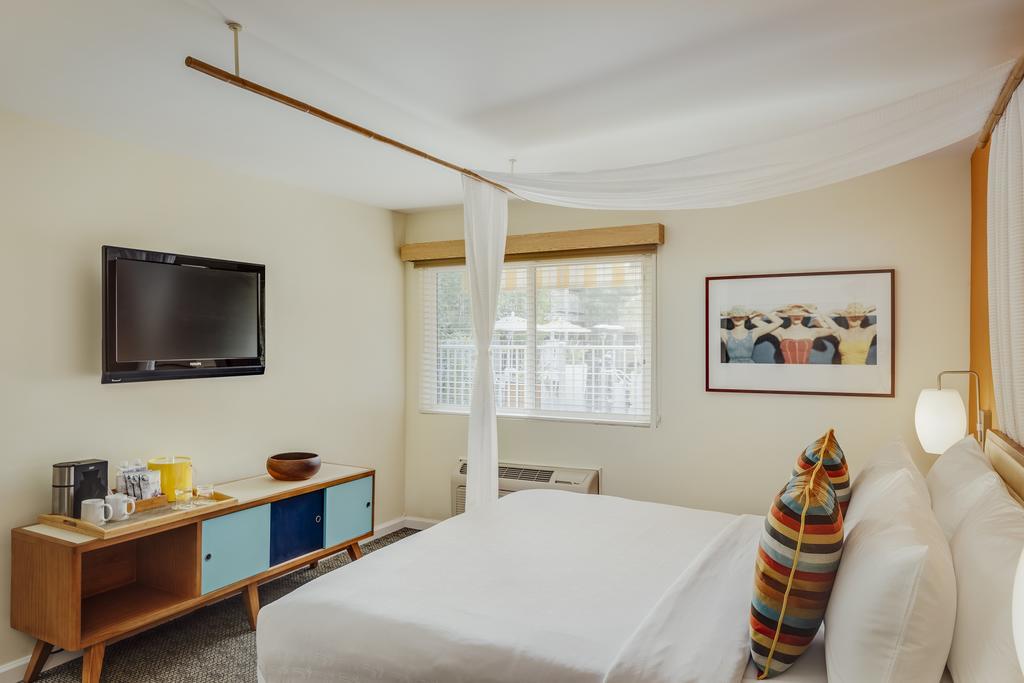 Queen Room with Roll-In Shower - Disability Access,1217758726:JPEG