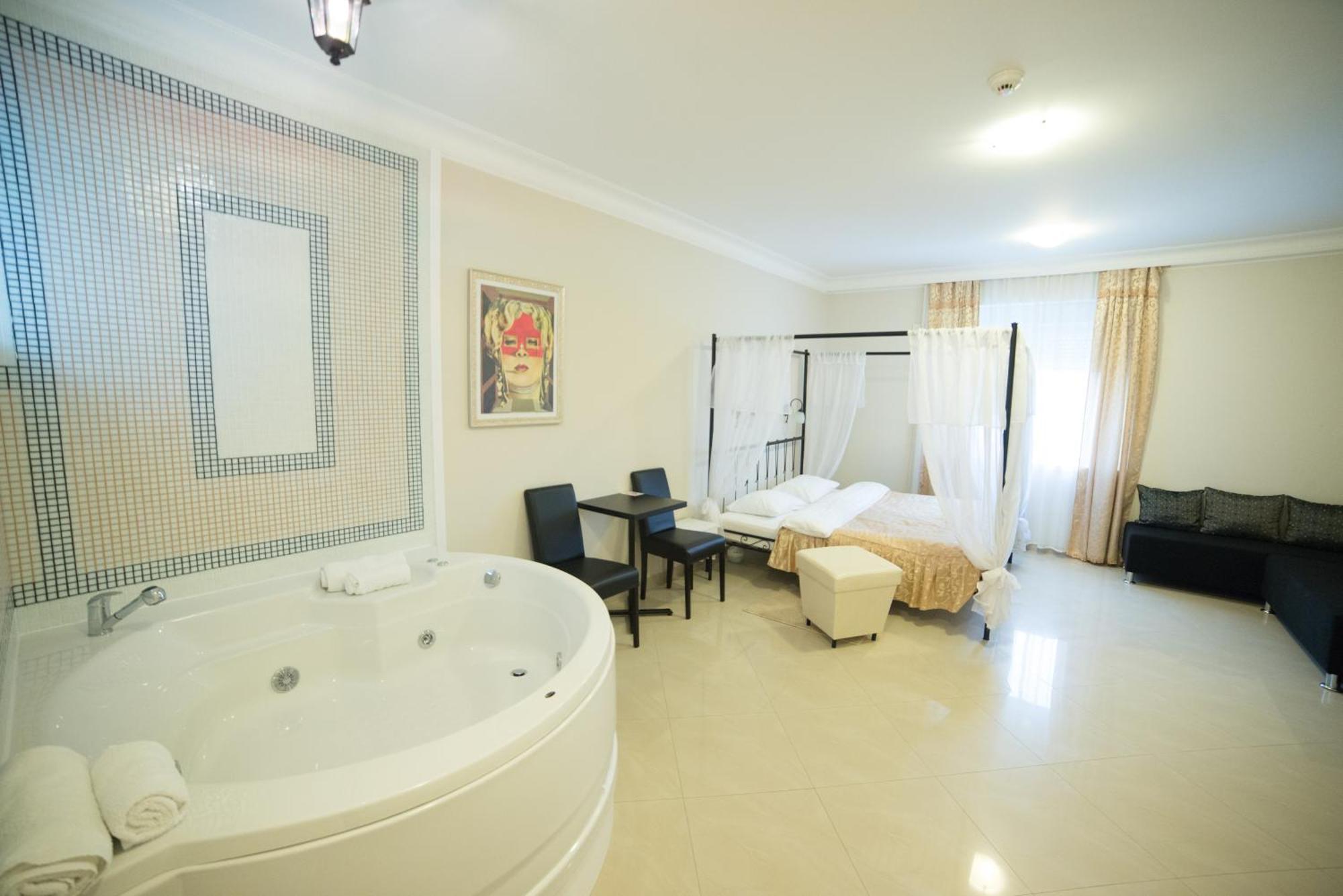 Junior Suite with Spa Bath