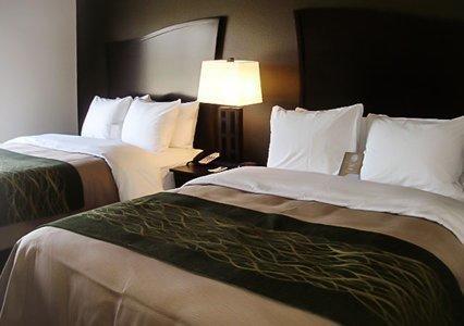 Queen Room with Two Queen Beds - Non-Smoking