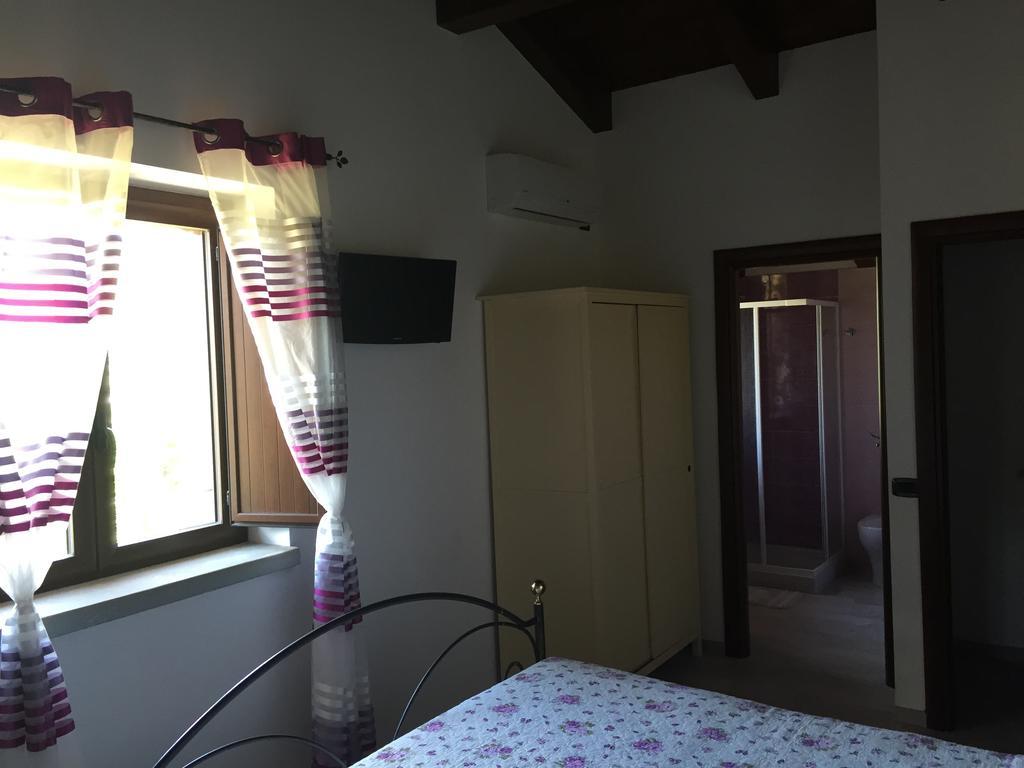 Large King Room,1544939137:JPEG