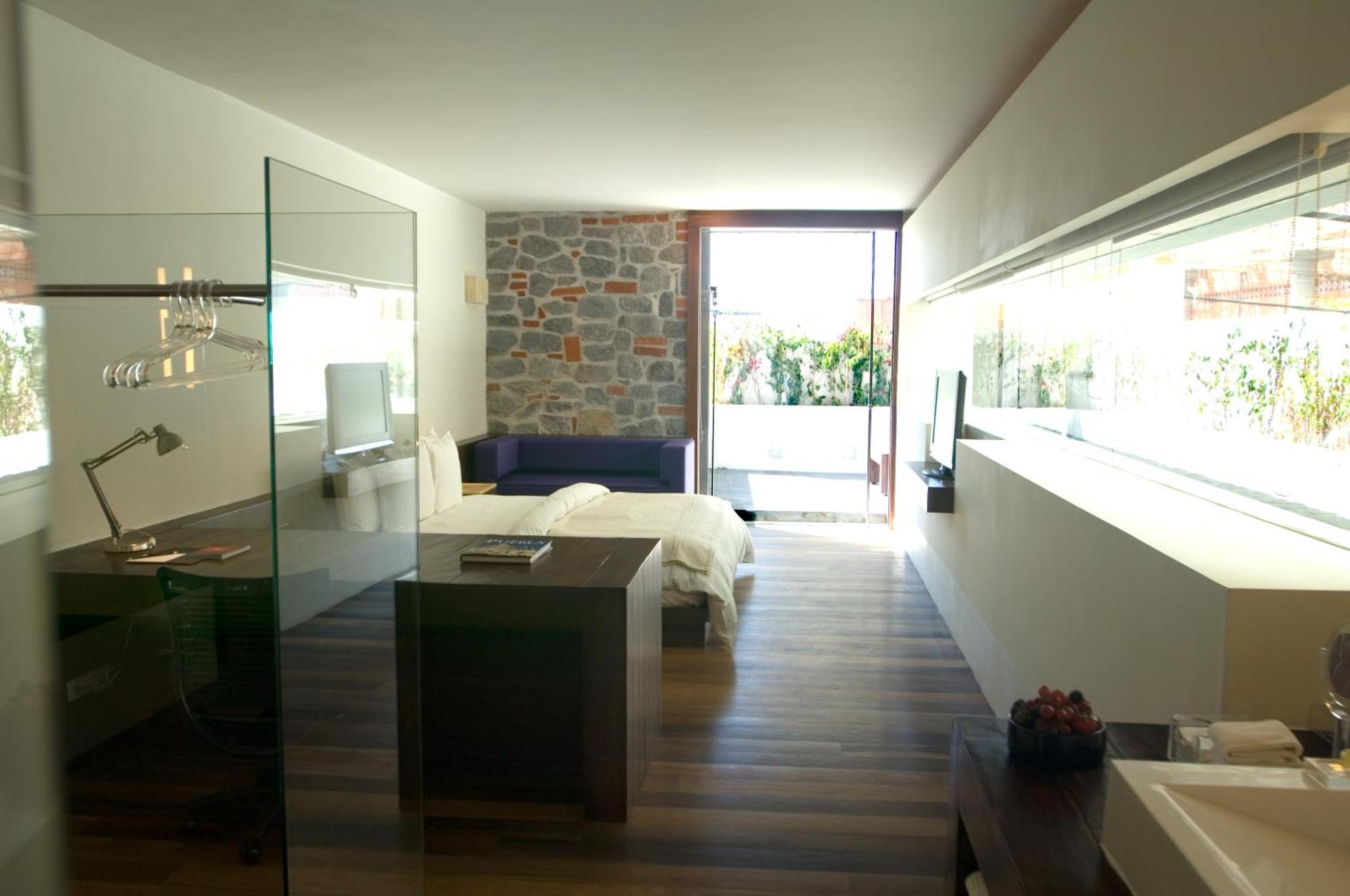 Suite Balcony,784635678:JPEG
