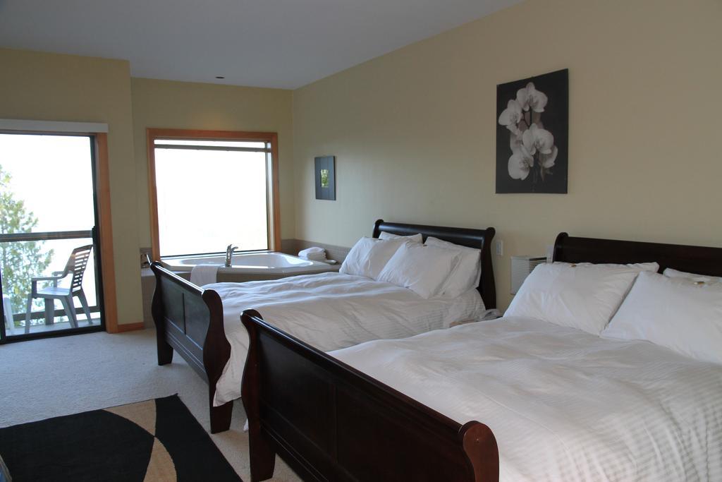 Superior Queen Room Two Queen Beds