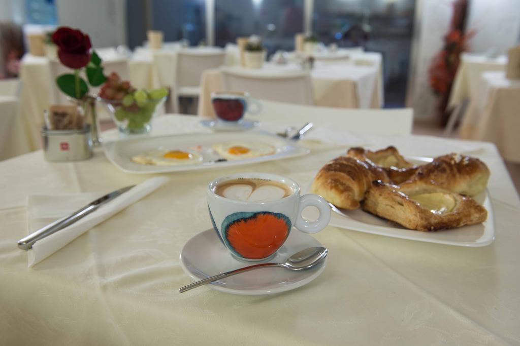 Classic Single Room,684878922:JPEG