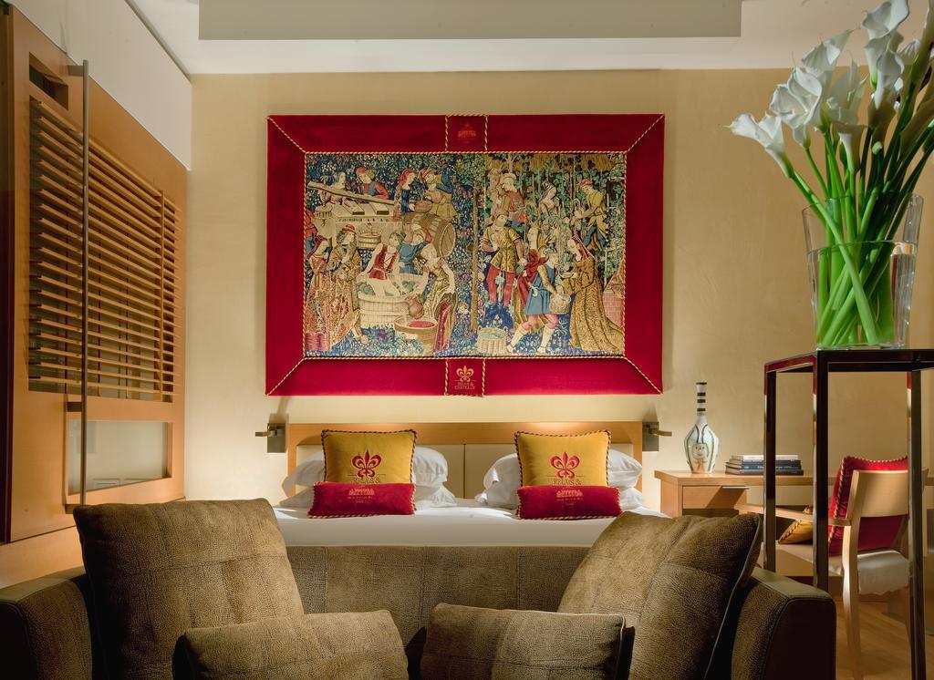 Richard Meier Executive Suite,1433548288:JPEG