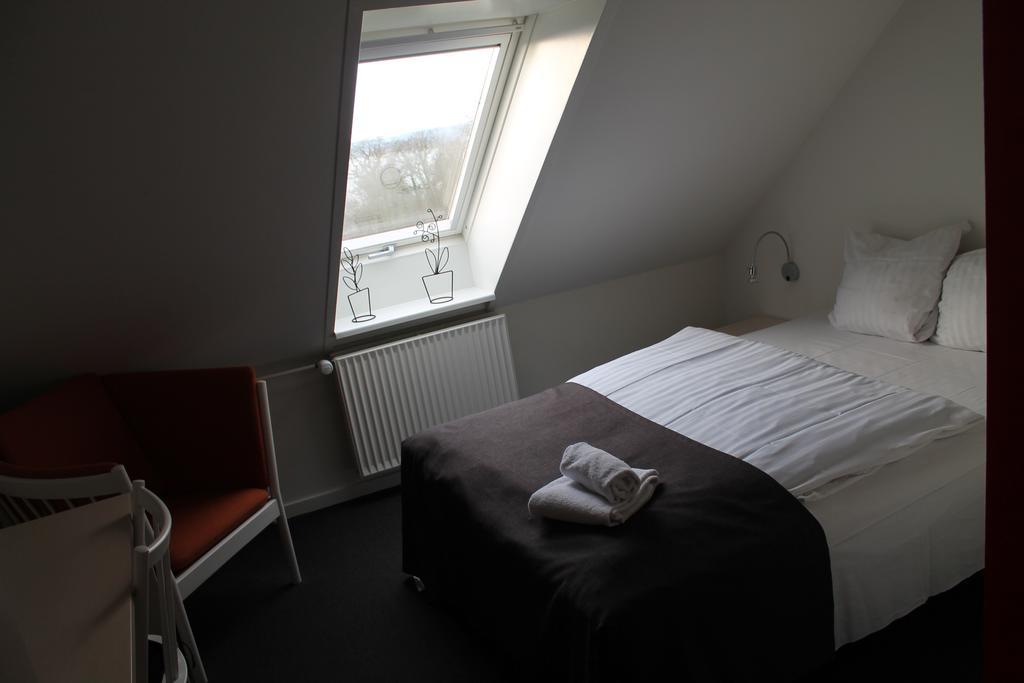 Grand Lit Room (Bed: 140x200cm),402783165:JPEG