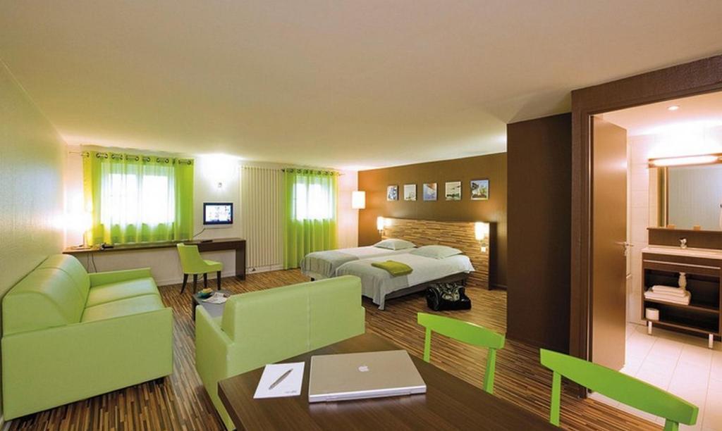 One-Bedroom Apartment,700346326:JPEG