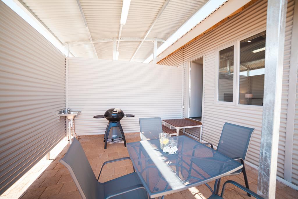 One-Bedroom Apartment,256246133:JPEG